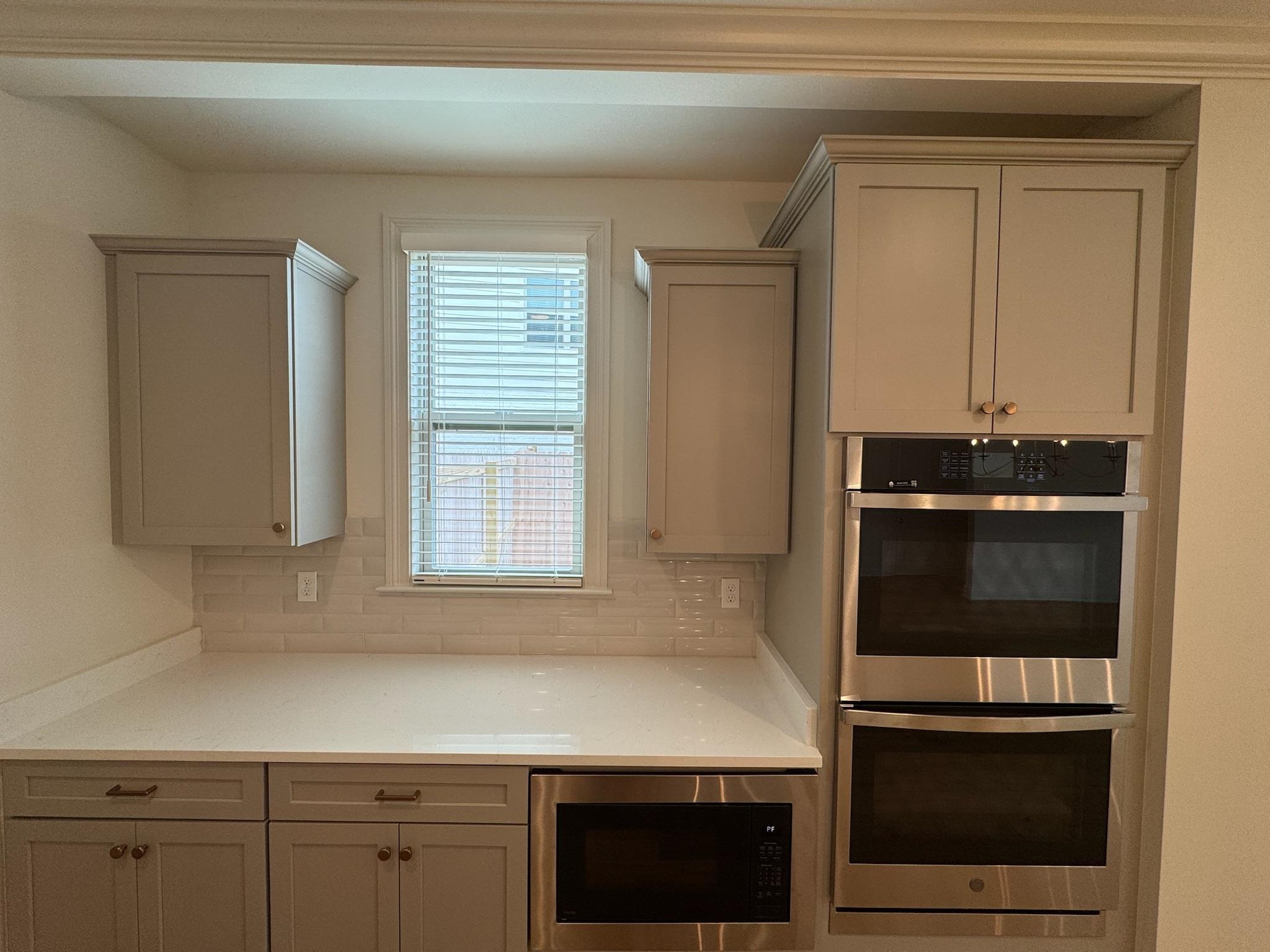 11512 Sunsparkler Way Property Photo 6