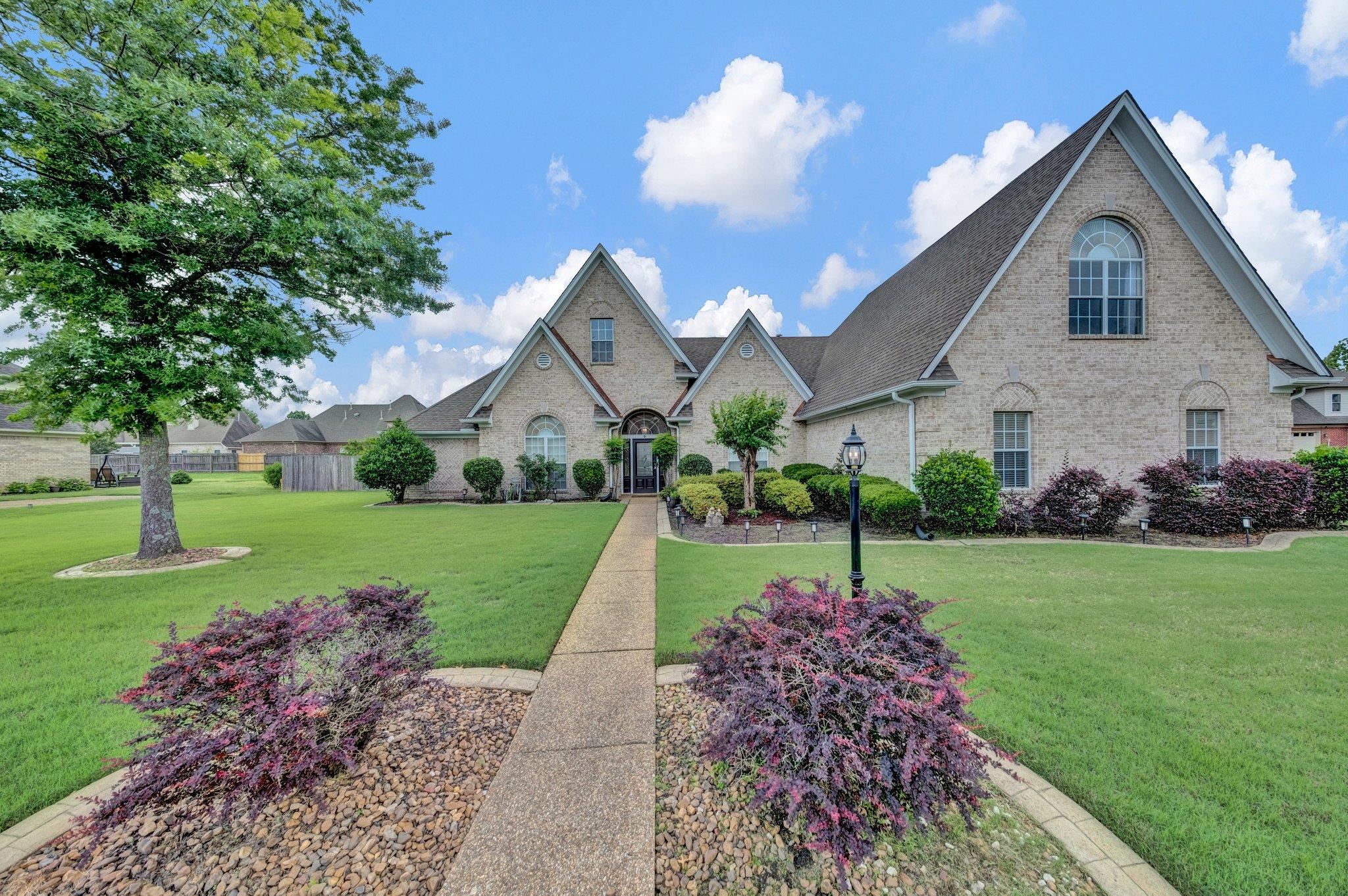 4587 Barkley Manor Dr Property Photo 1