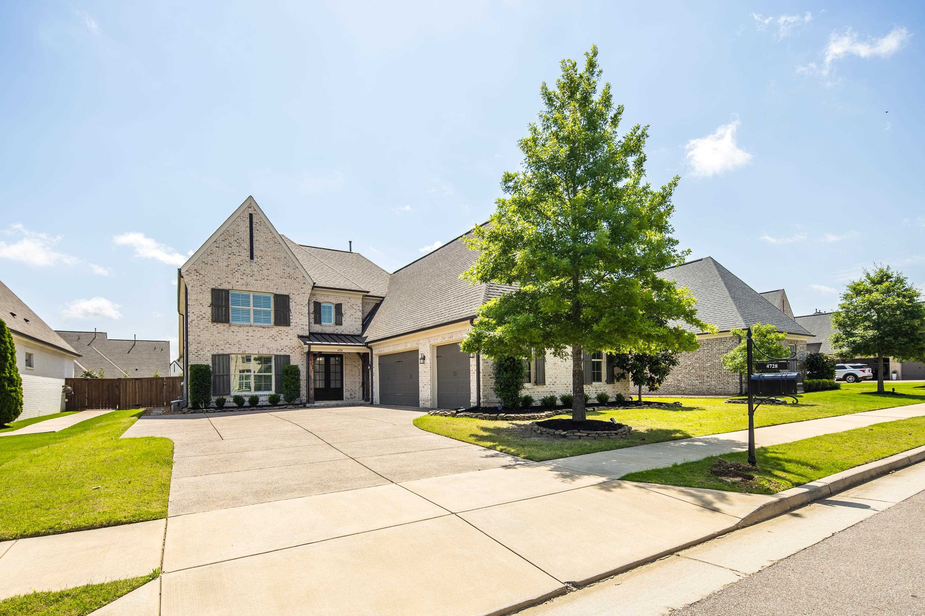 4728 Carousel Ln Property Photo 1
