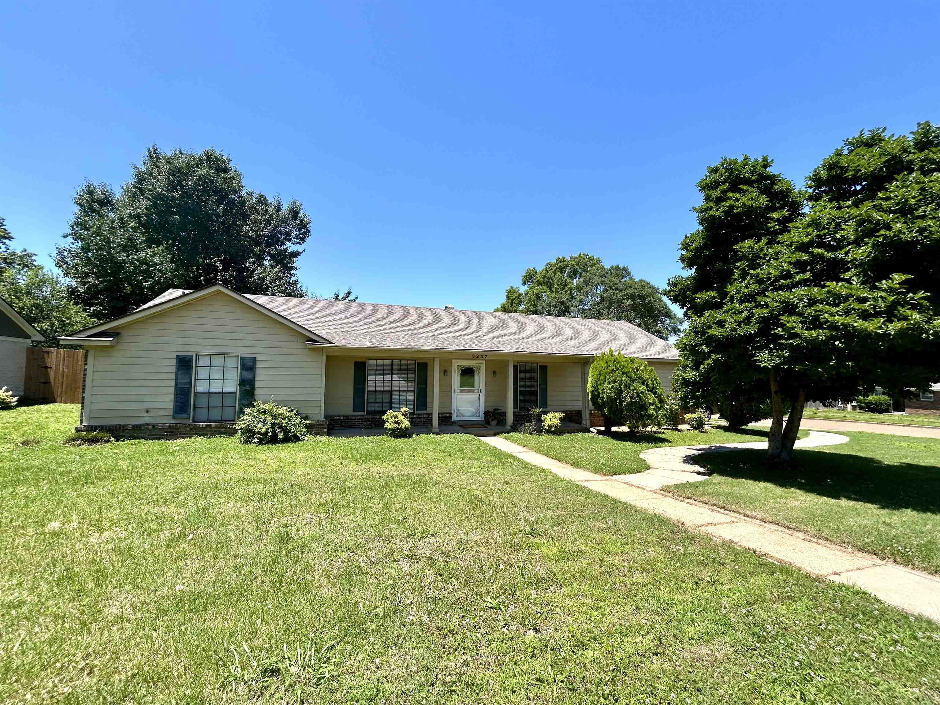 3257 Altruria Rd Property Photo 1