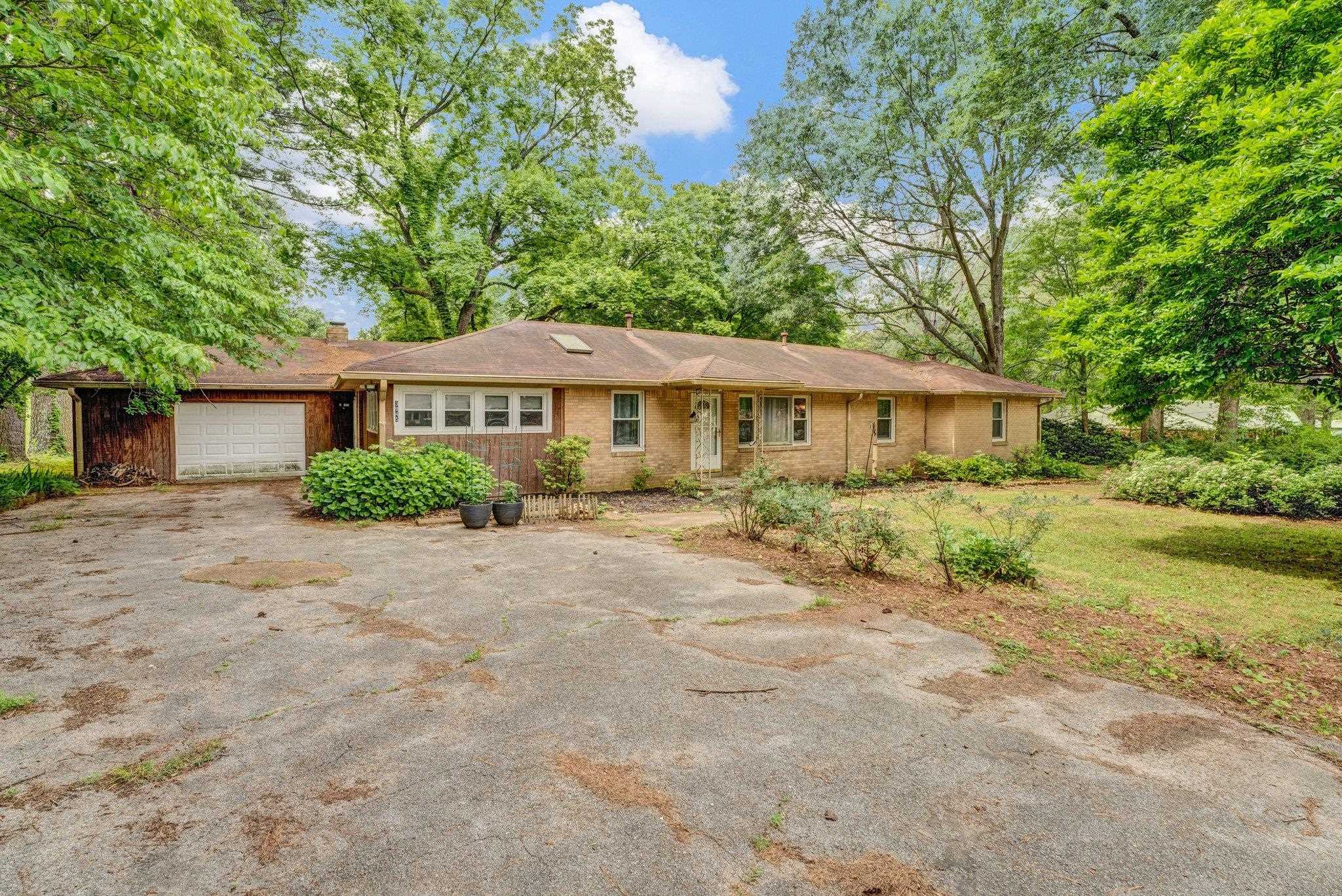3945 Crenshaw Rd Property Photo 1
