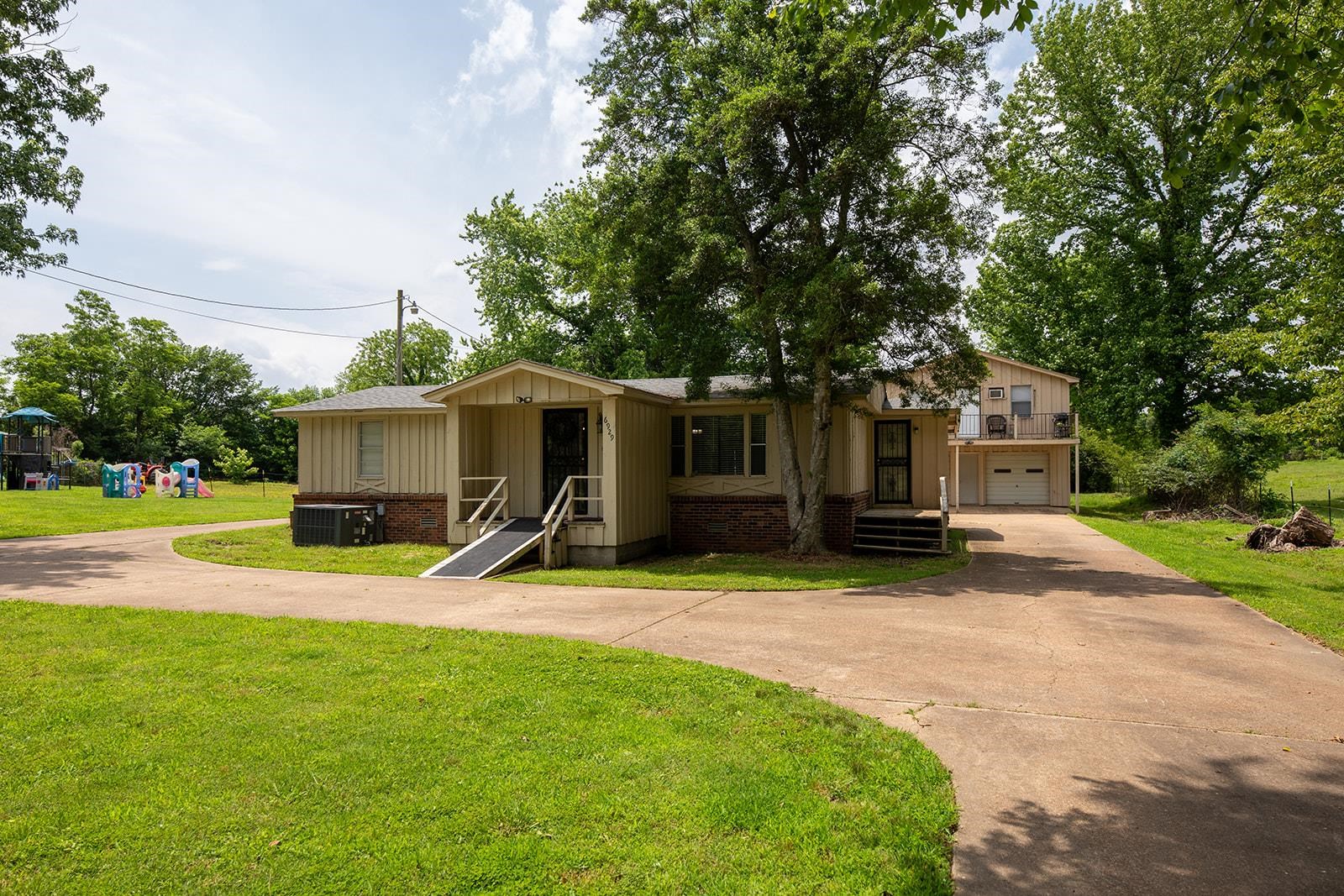 6929 Woodstock Cuba Rd Property Photo 1