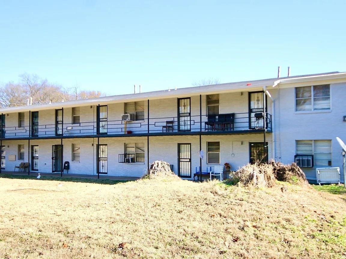 487 WILLIAMS AVE Property Photo 1