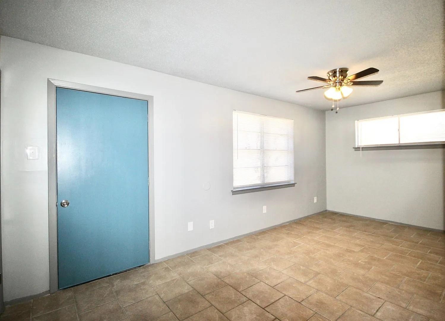 487 Williams Ave Property Photo 2
