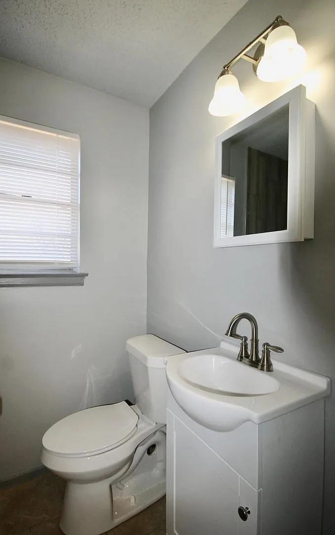 487 Williams Ave Property Photo 8
