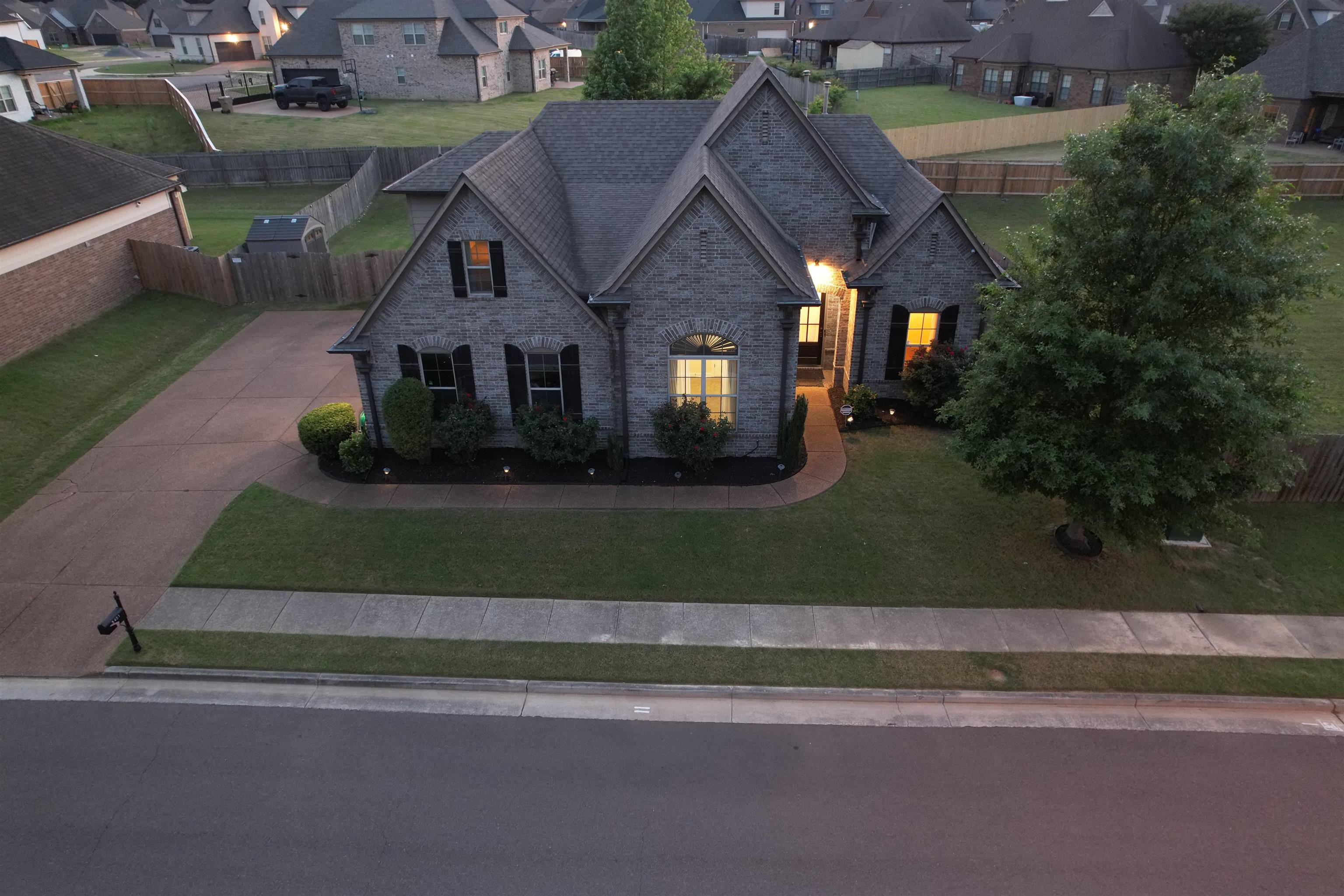 5401 Meadowbriar Trl Property Photo 1