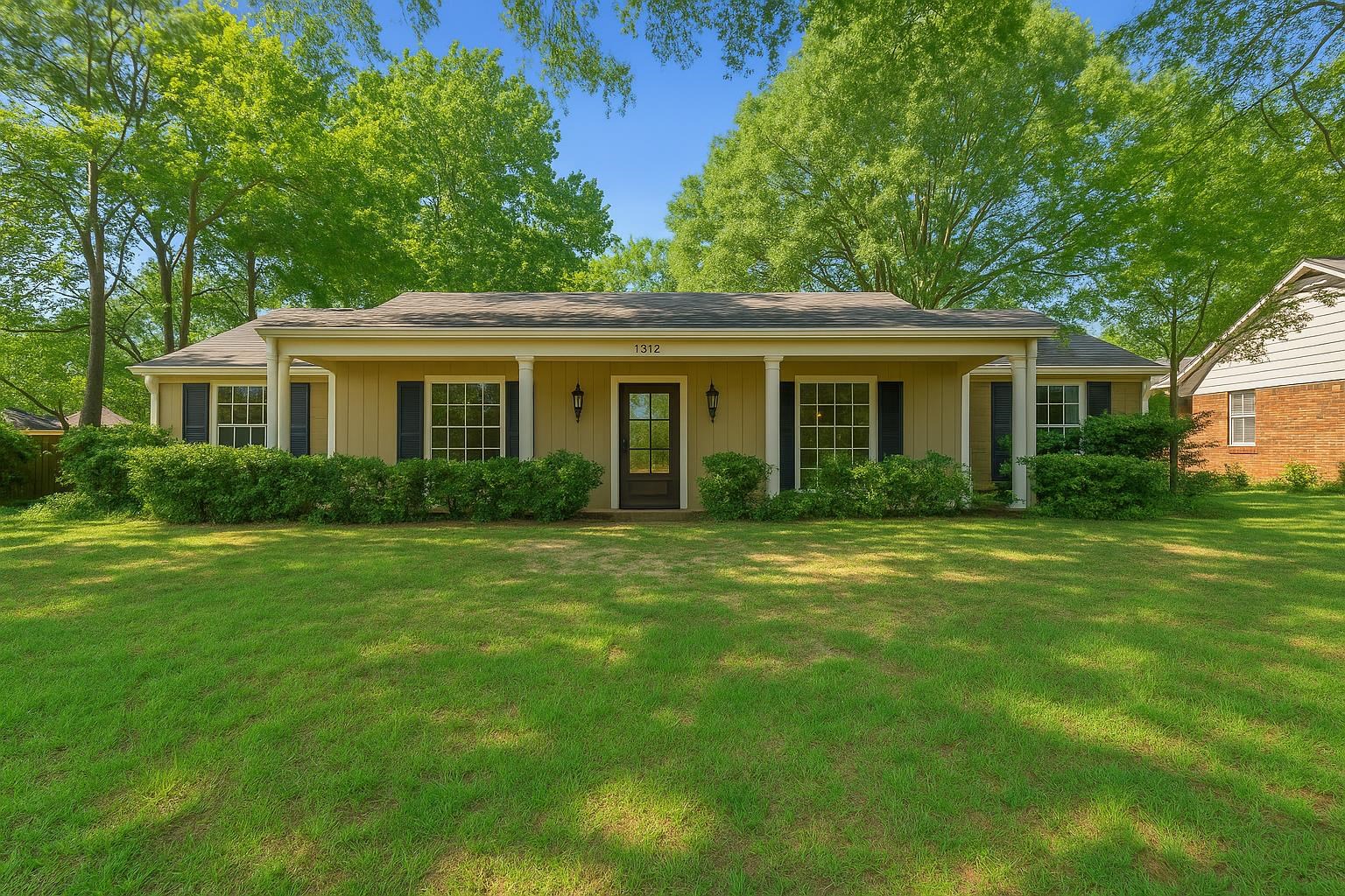 8018 Cross Pike Dr Property Photo 1
