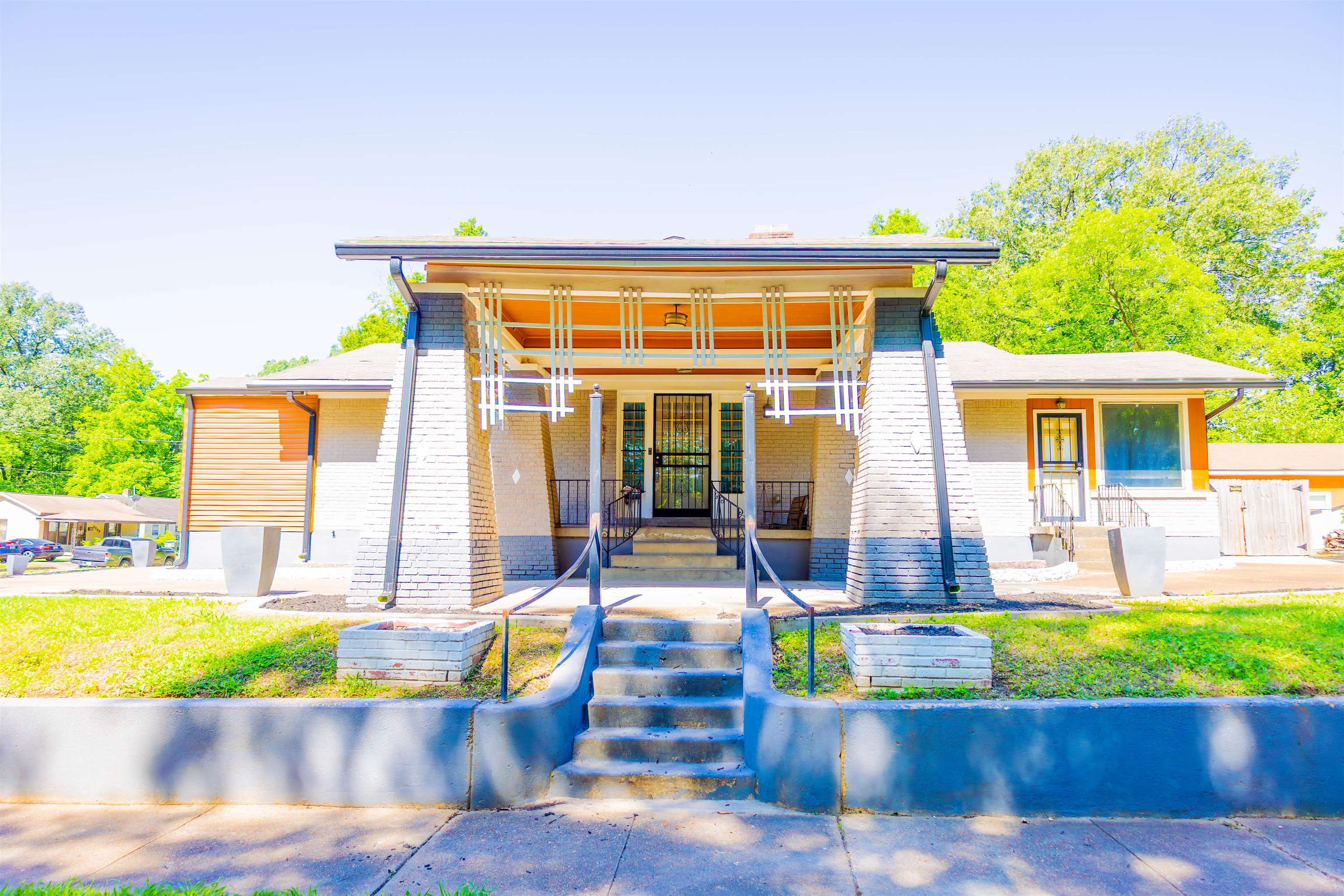431 N HOLMES ST Property Image