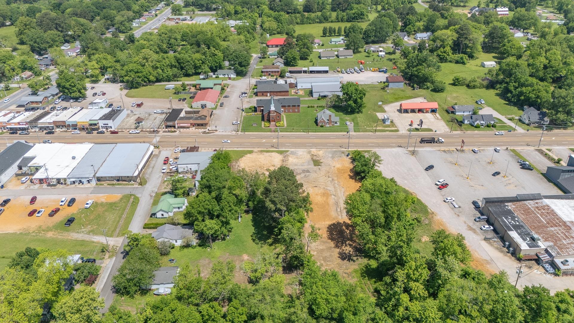 211 East Main St Property Photo 4