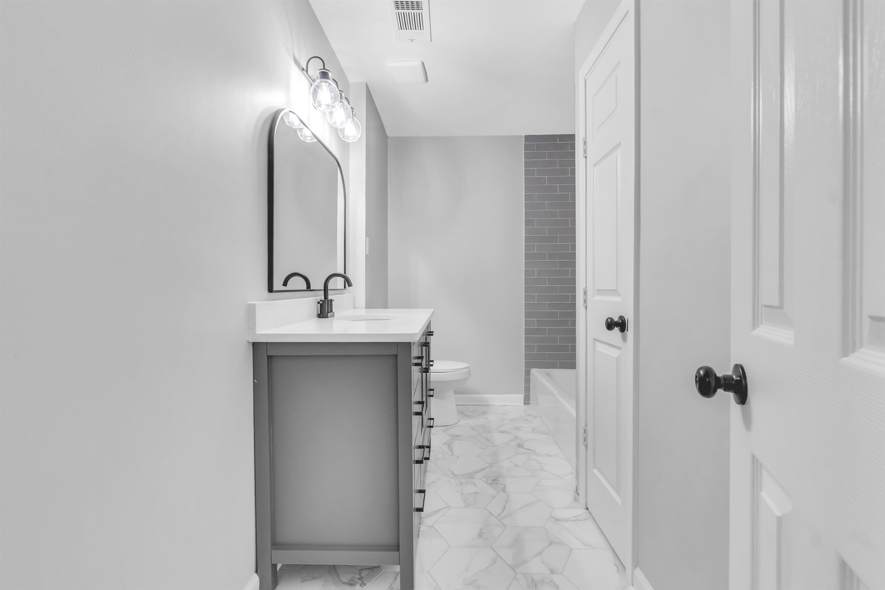 233 Lynnfield St Property Photo 29