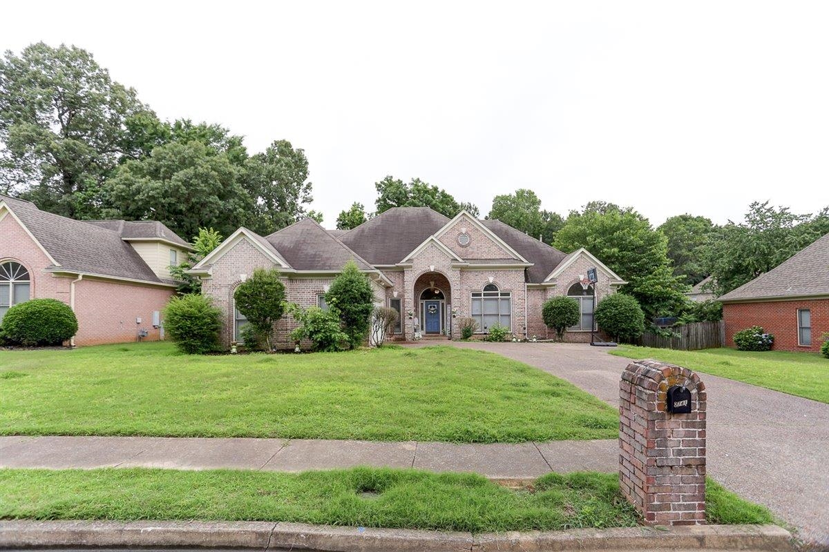 8741 River Hollow Dr Property Photo 1