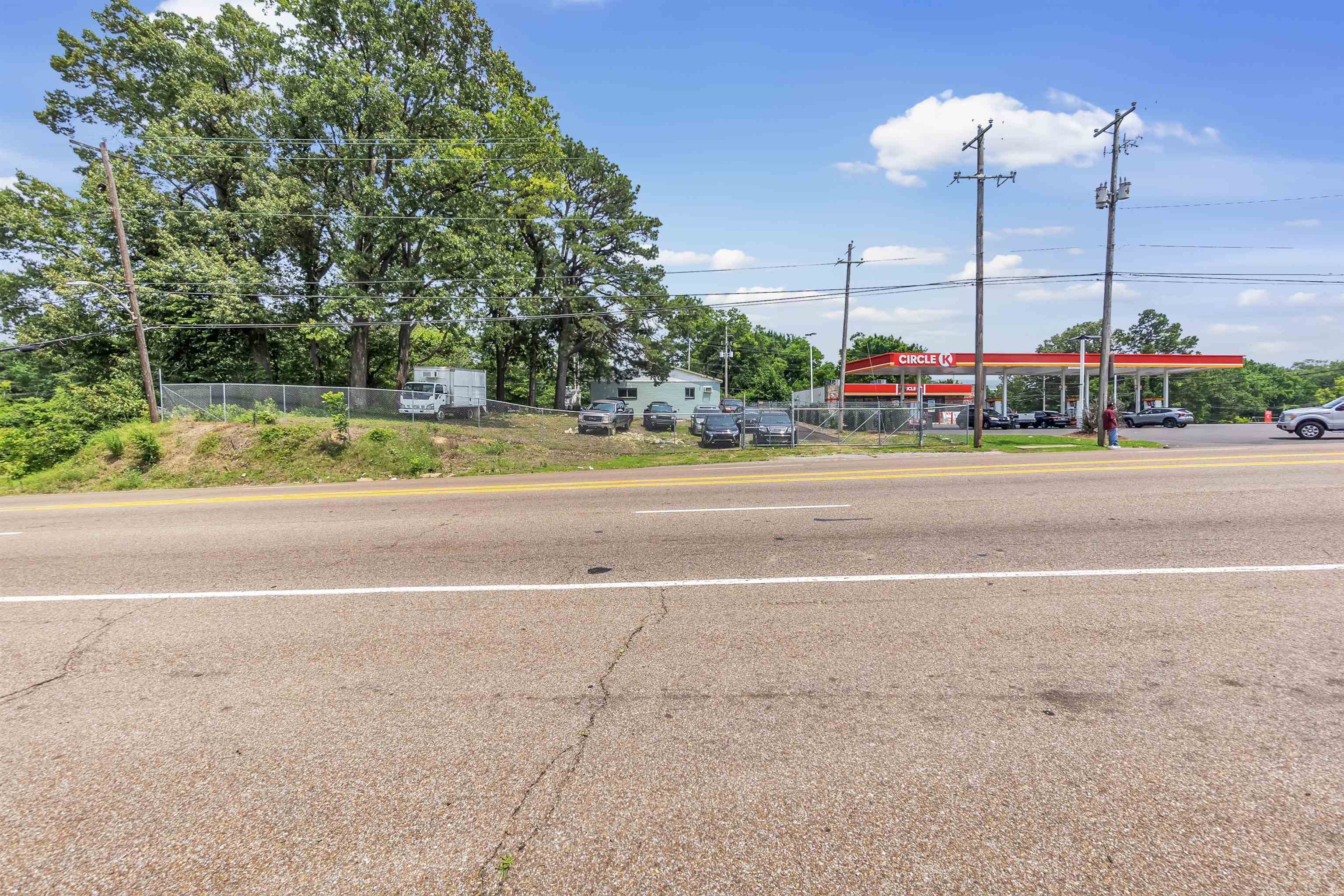 2435 Blakemore Rd Property Photo 1