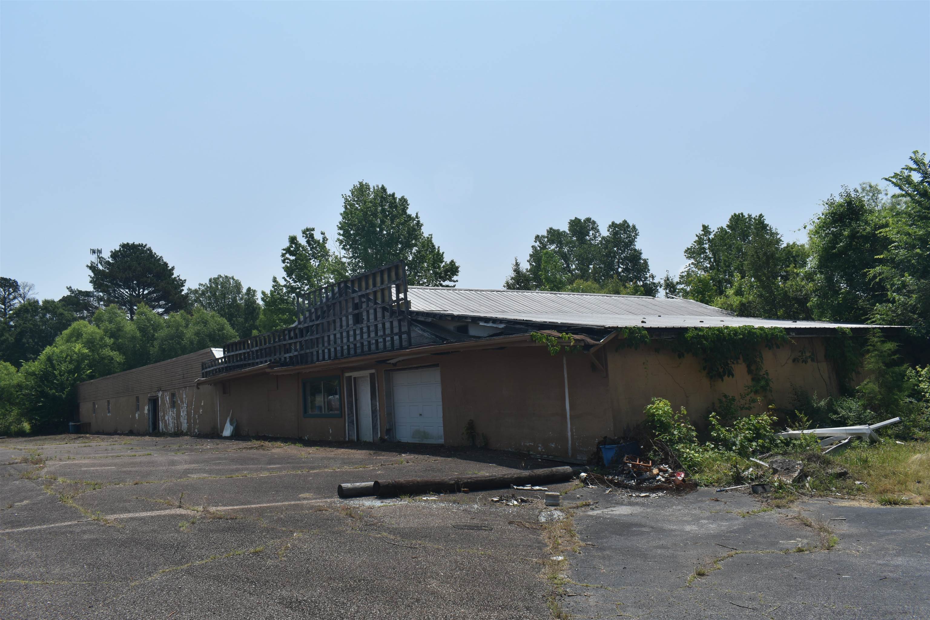3758 57 Hwy Property Photo 2