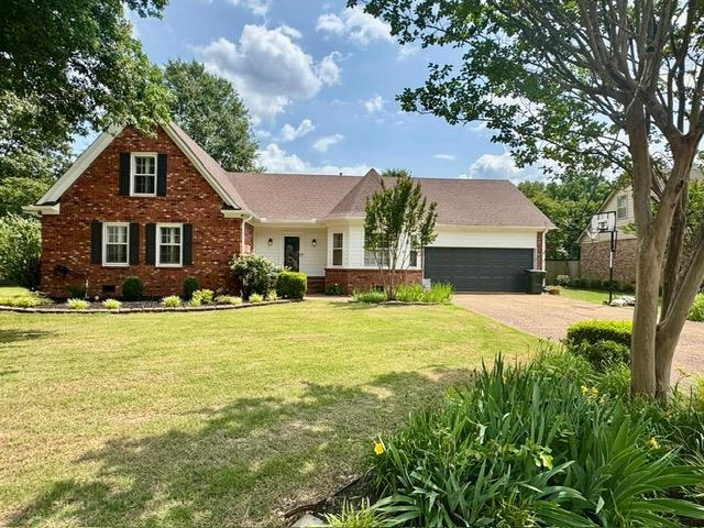 423 Pine Grove Dr Property Photo 1