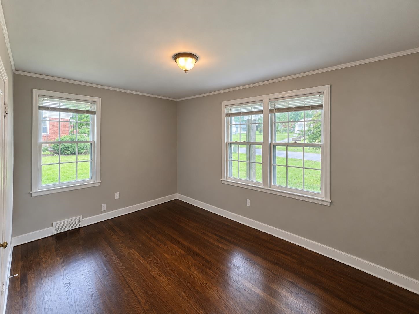 4080 E Whitehaven Park Cir Property Photo 9