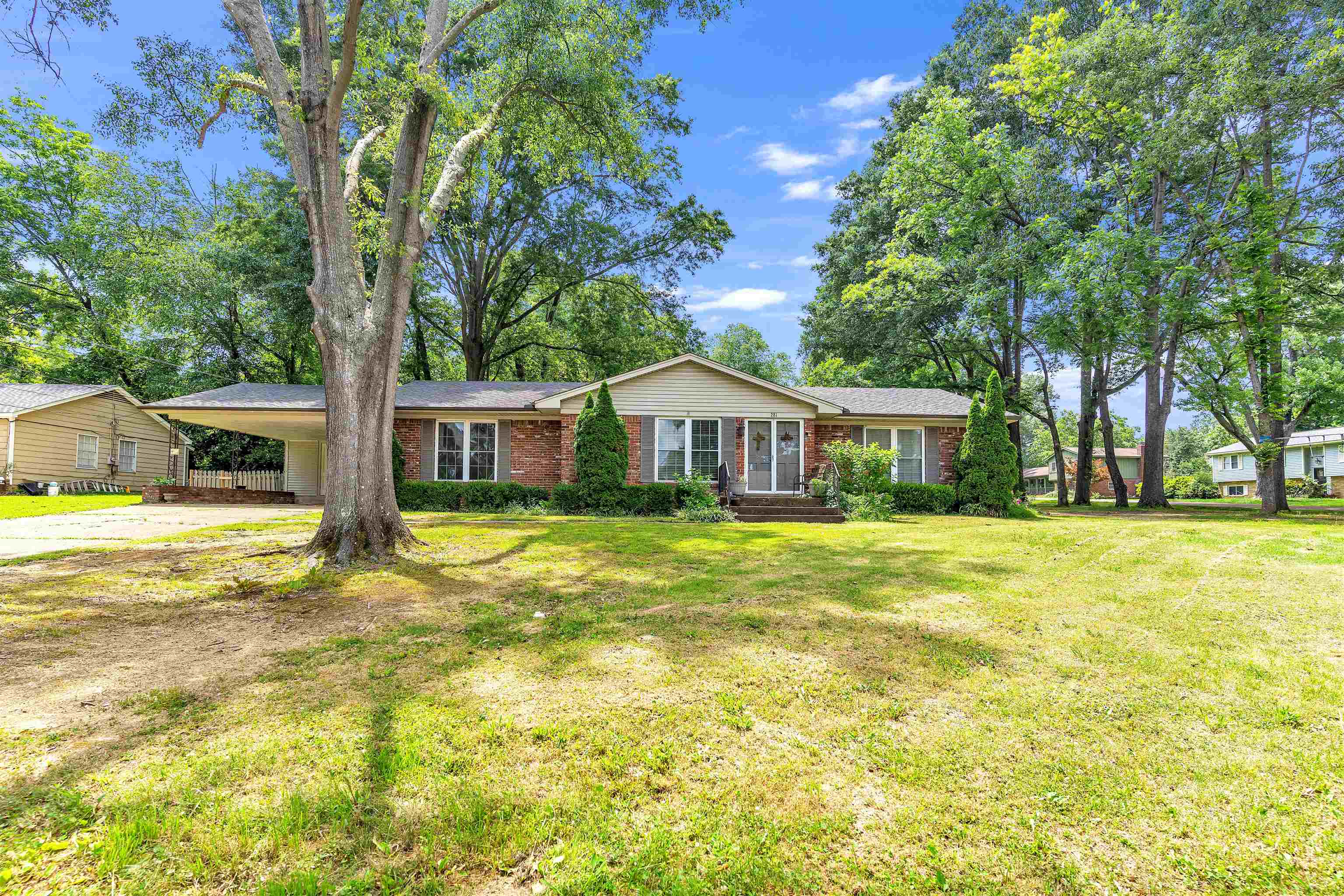281 Ailene Dr Property Photo 1