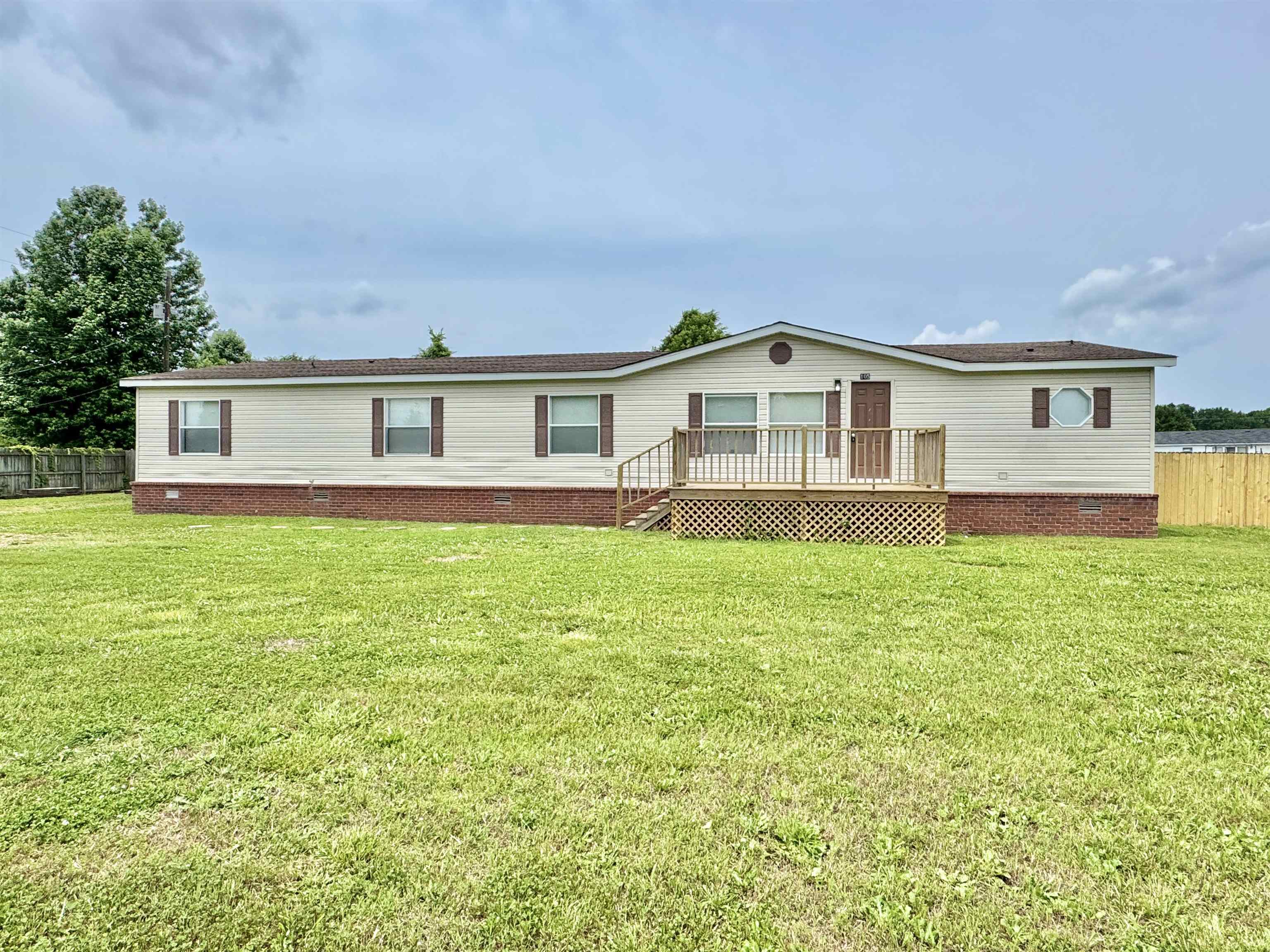 105 King Farms Loop Property Photo 1