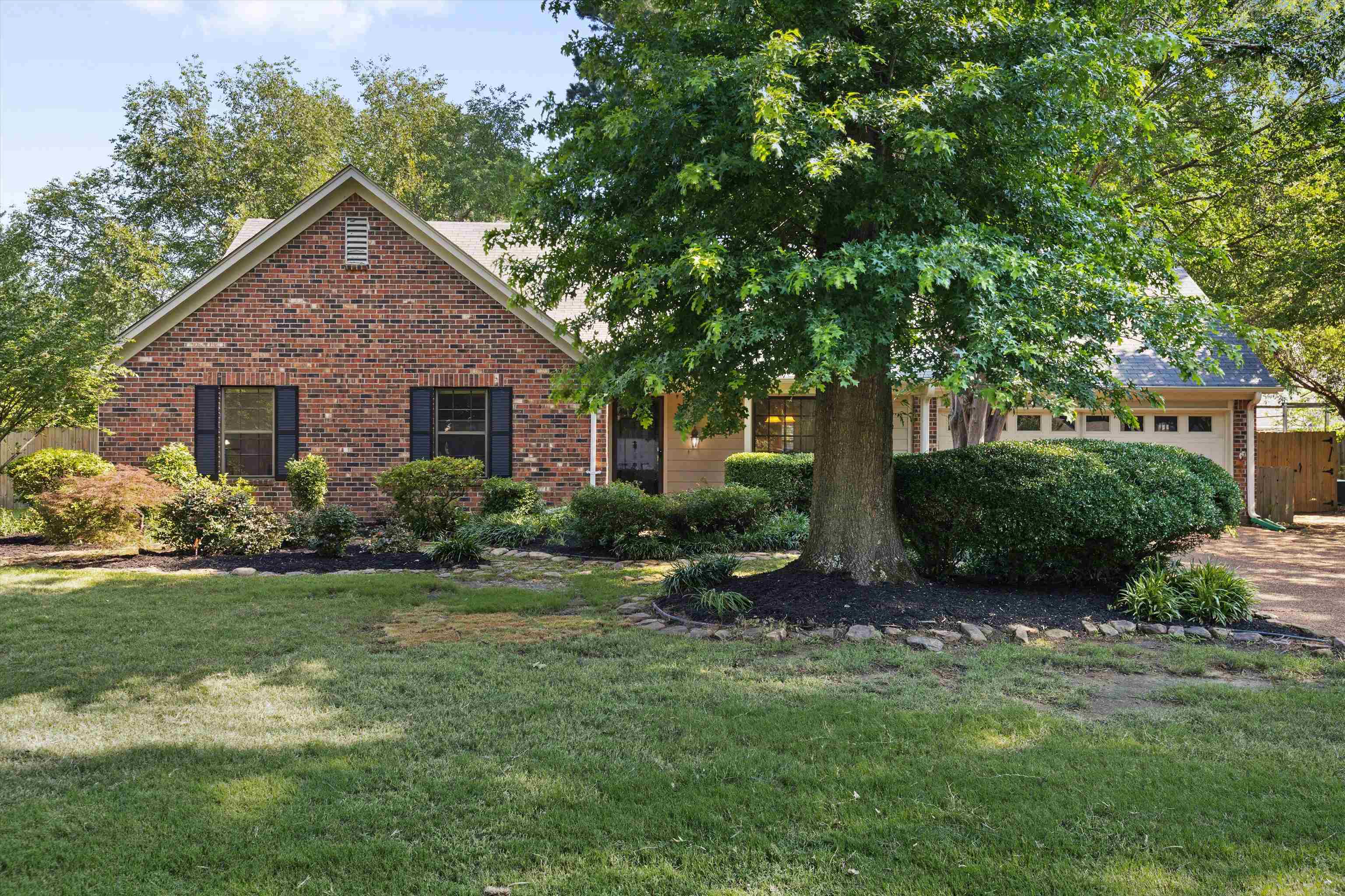 8030 Sunny Creek Dr Property Photo 1