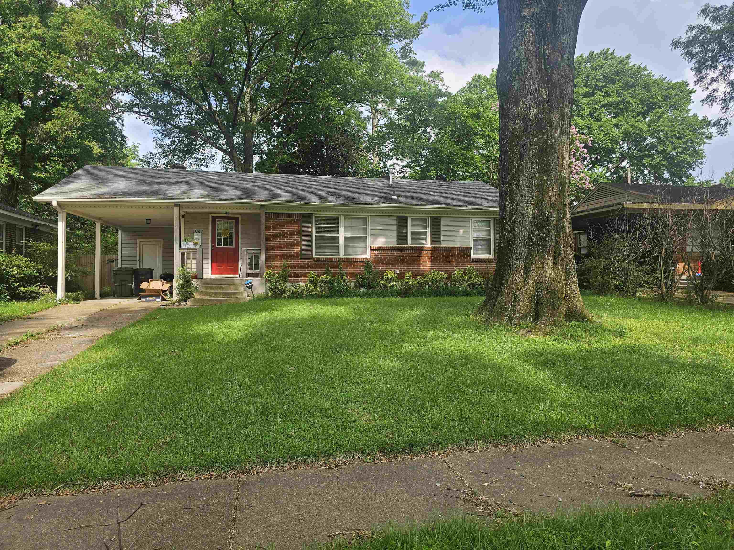 1067 Paul Pl Property Photo 1