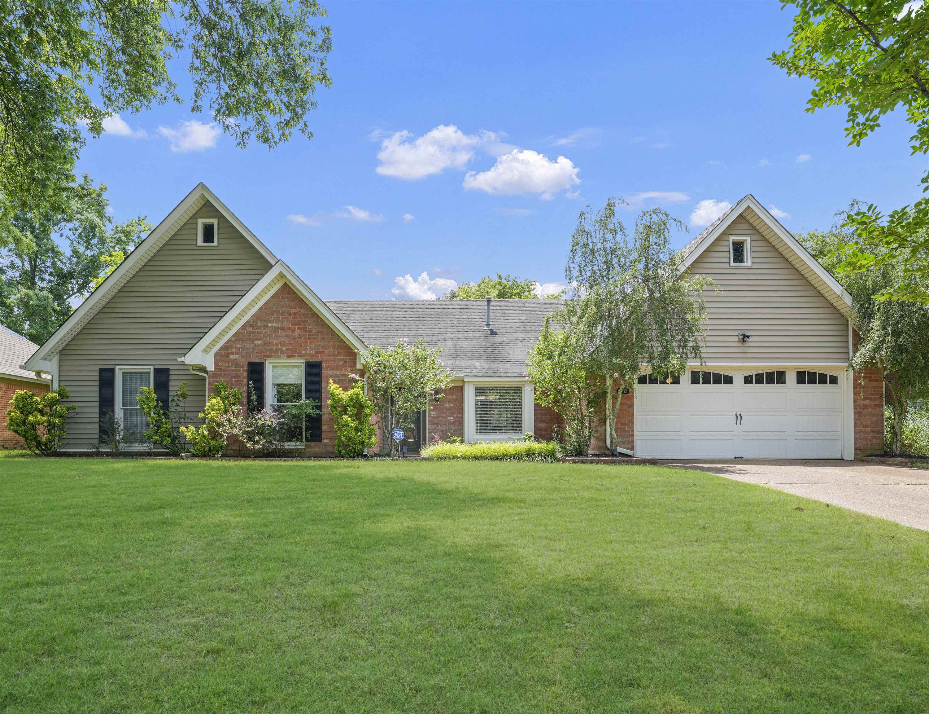 8233 E TIMBER CREEK DR Property Photo 1