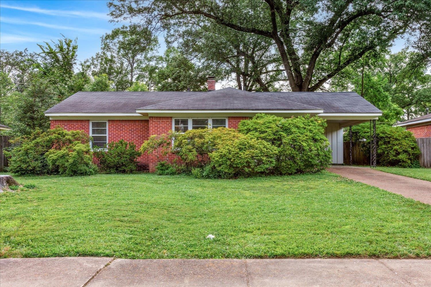 1593 Dearing Rd Property Photo 1
