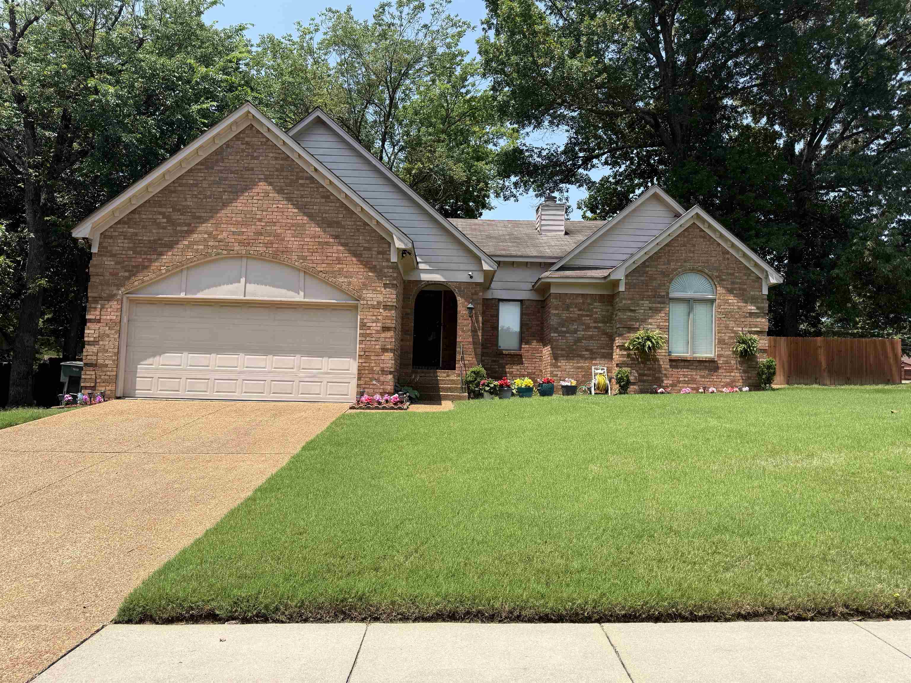 4431 Green Creek Dr Property Photo 1