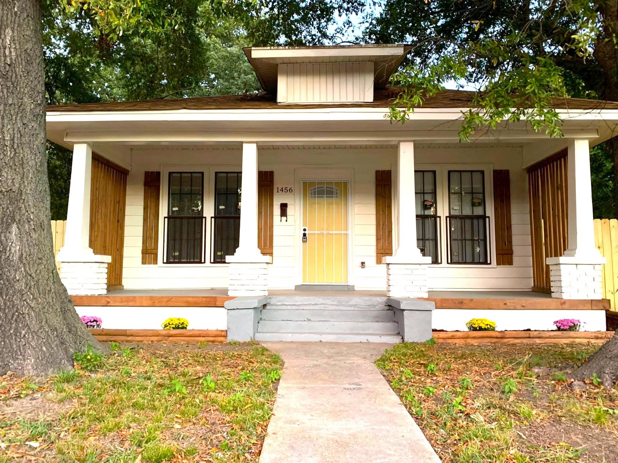 1456 N HOLLYWOOD AVE Property Image