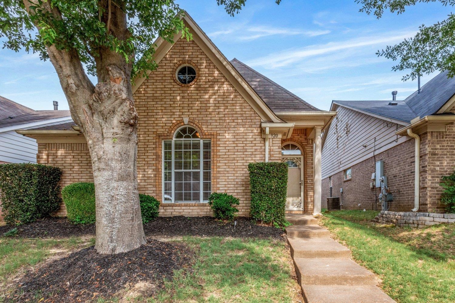 920 Spanish Trail Ln Property Photo 1