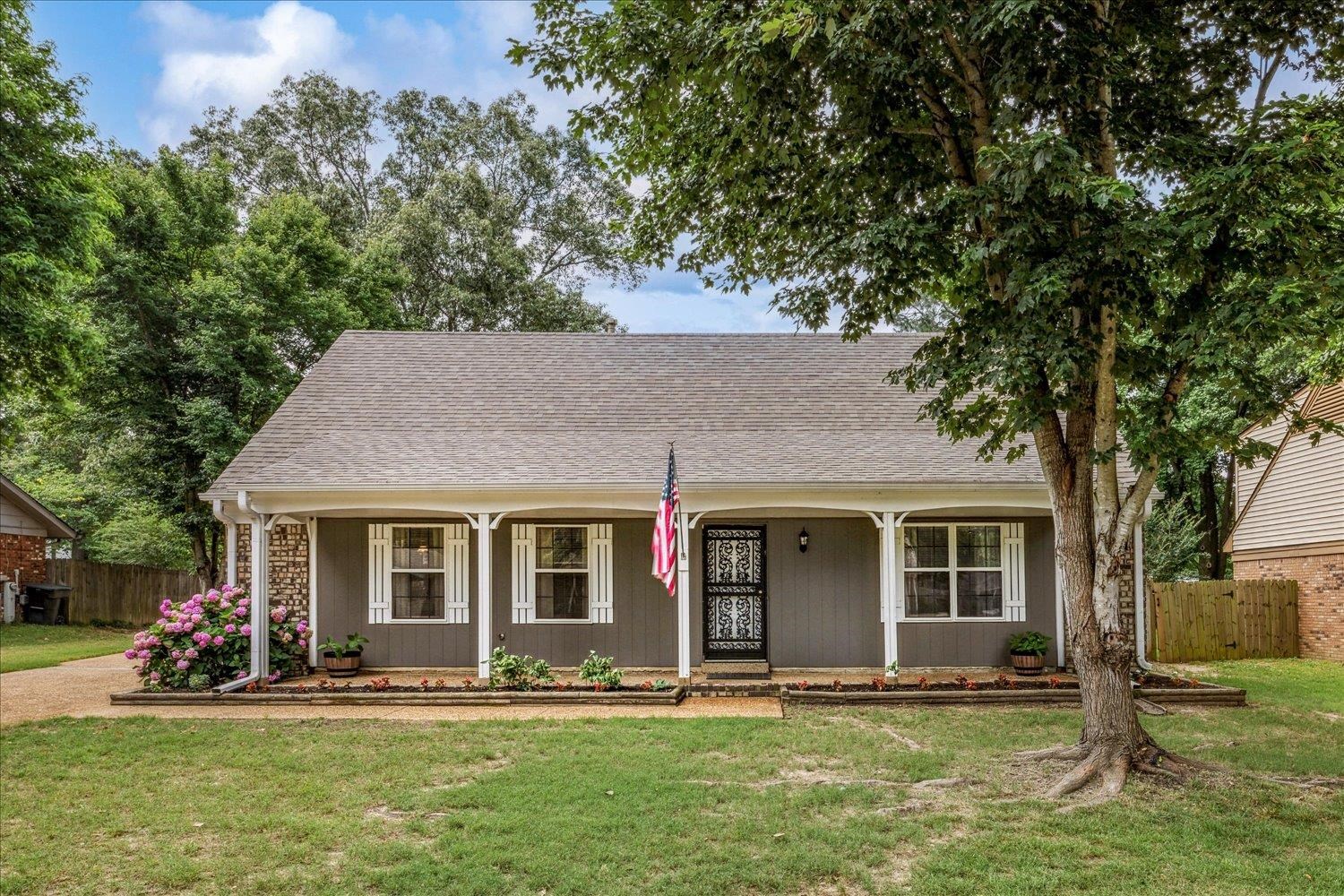 5743 Robin Hop Dr Property Photo 1