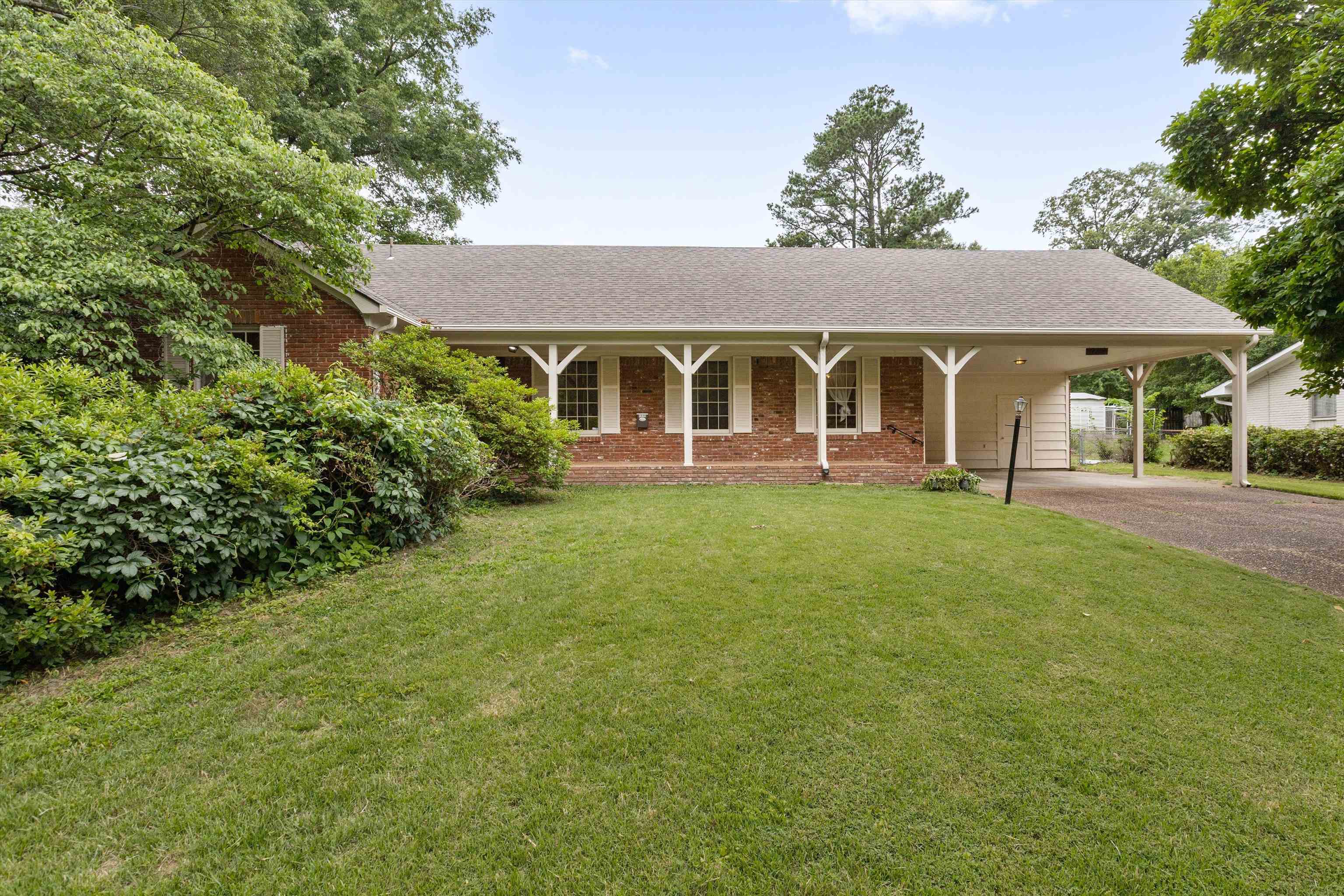 1775 Oak Hill Dr Property Photo 1