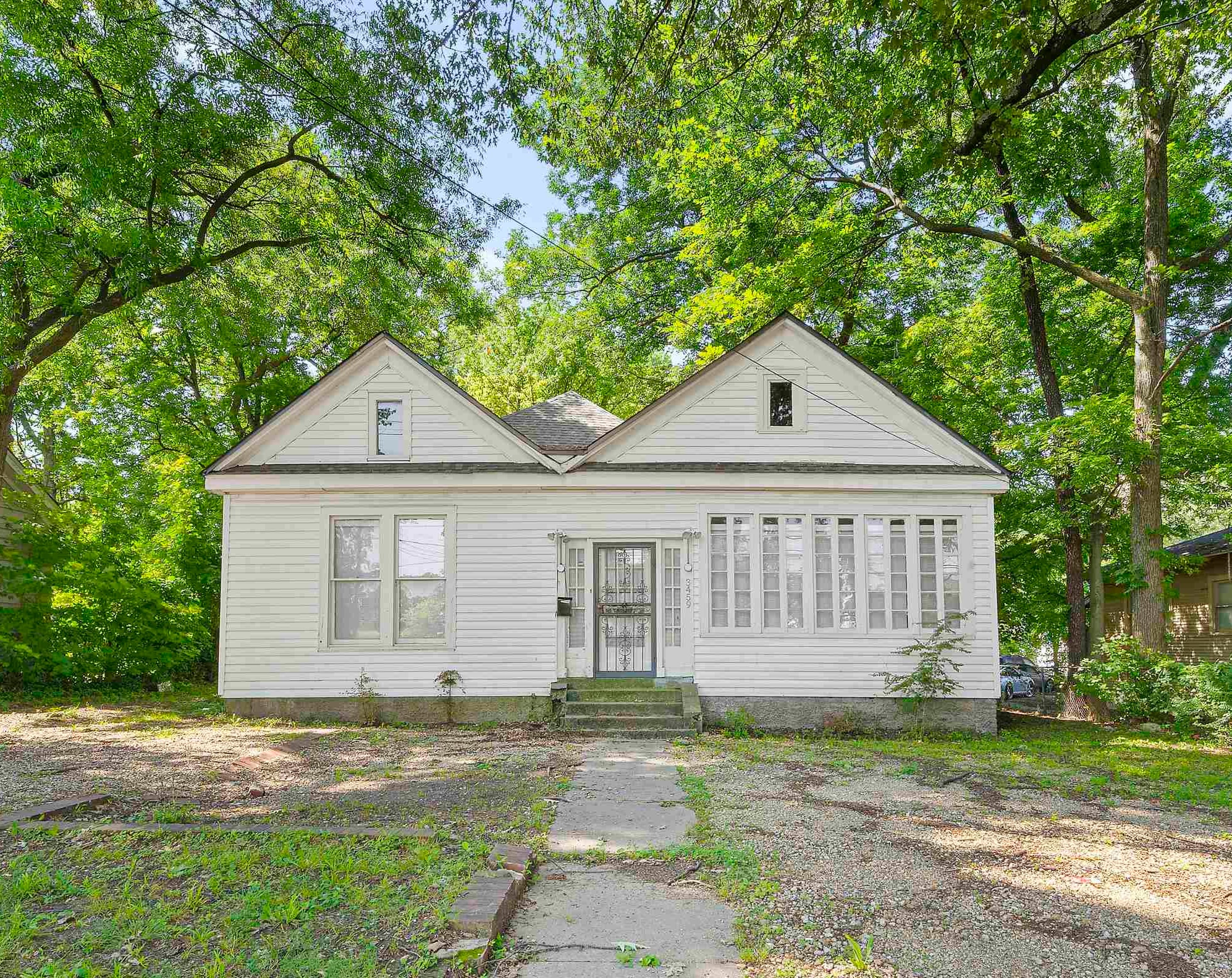 3459 Spottswood Ave Property Photo 1