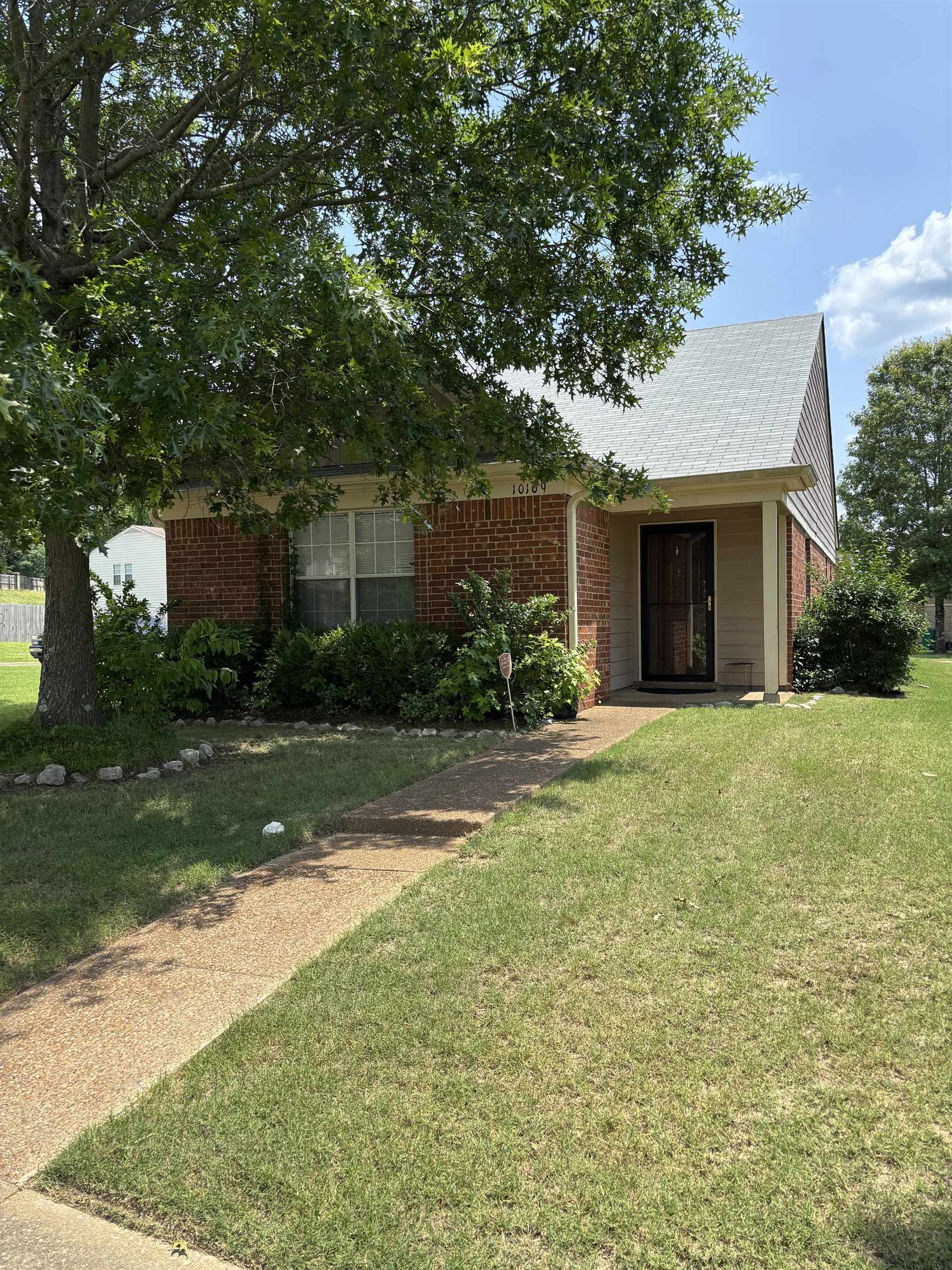 10109 Mill Hill Ave Property Photo 1