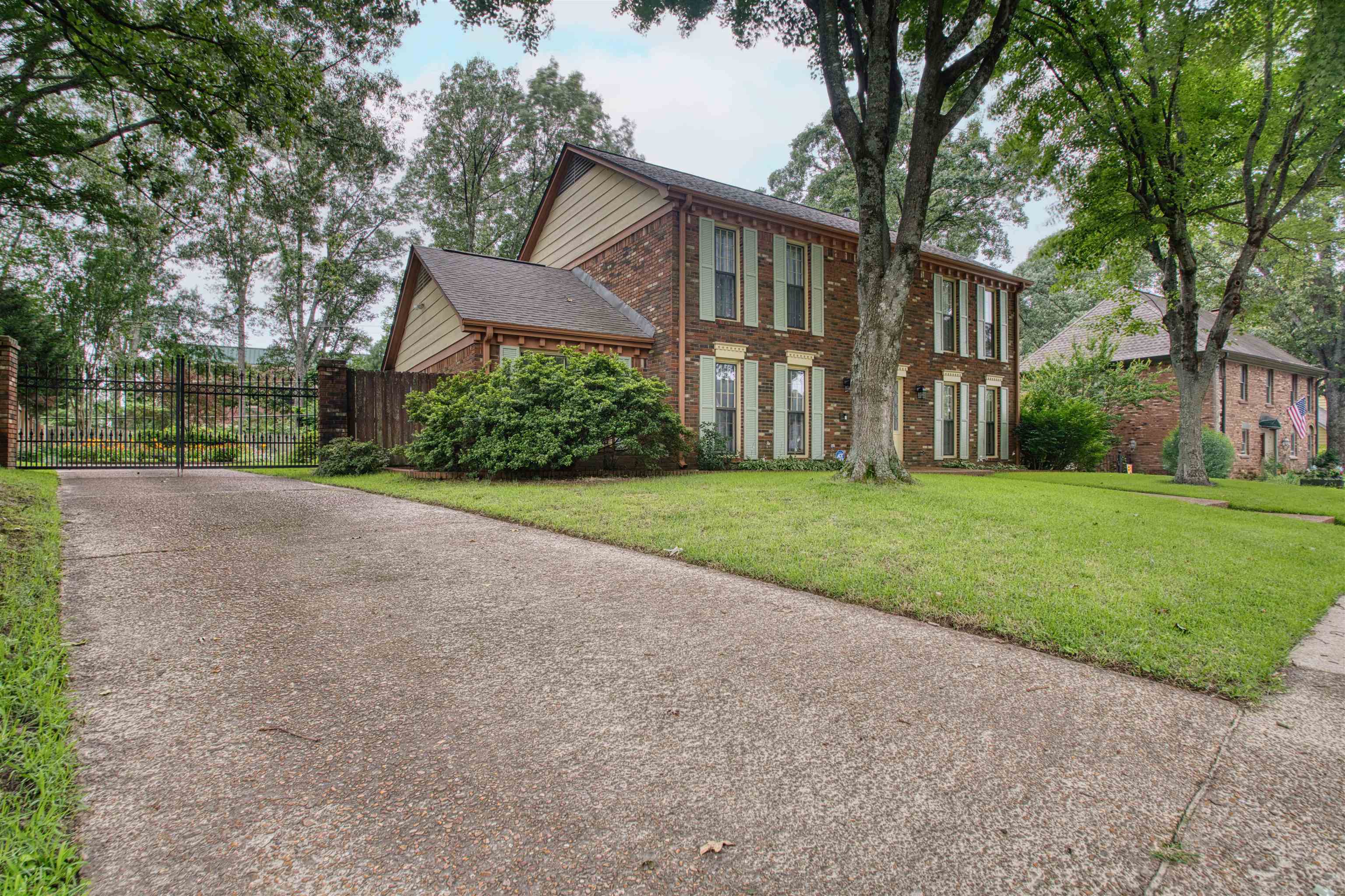 8141 Effingham Dr Property Photo 1
