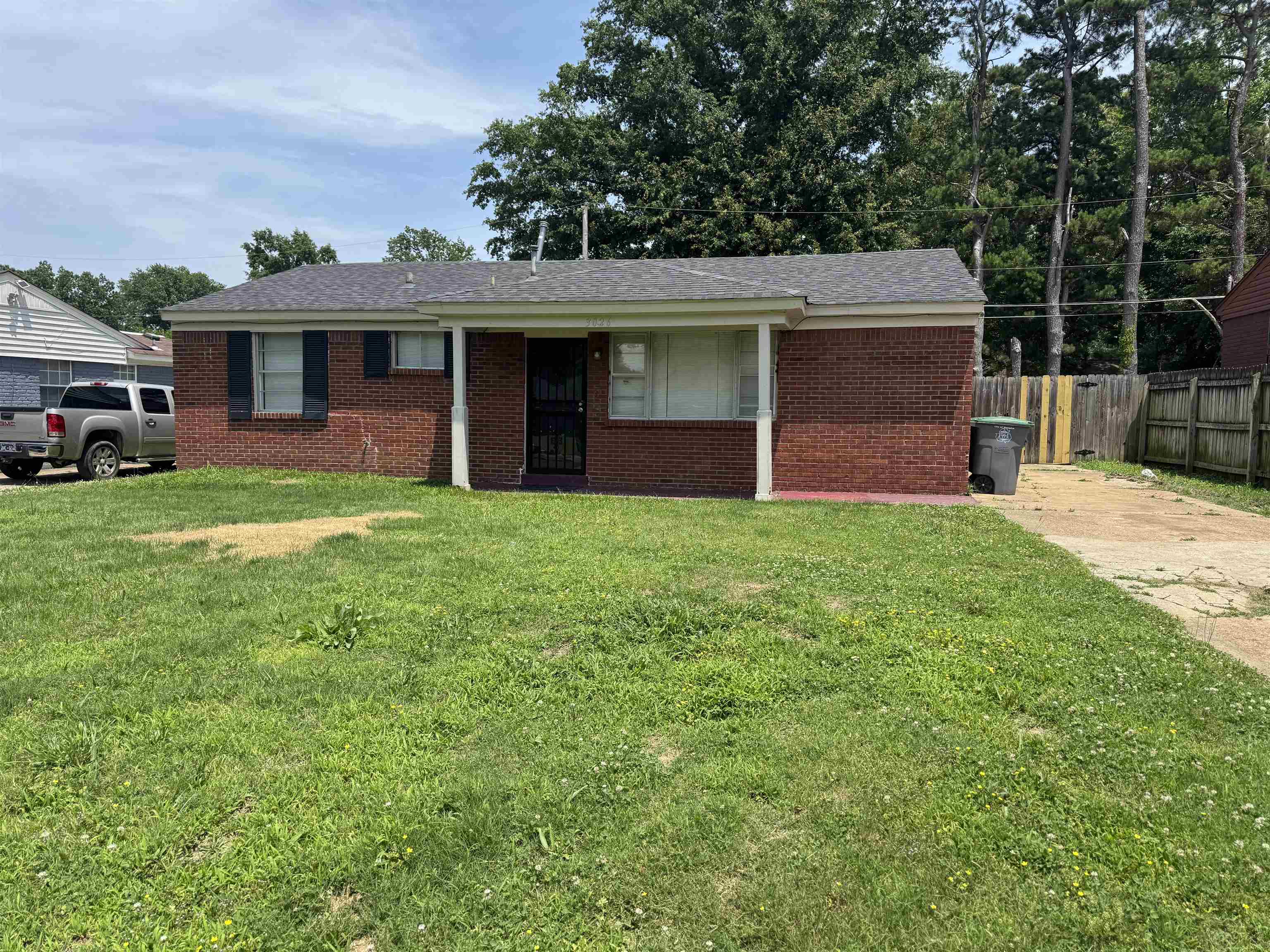 3026 Dearing Rd Property Photo 1