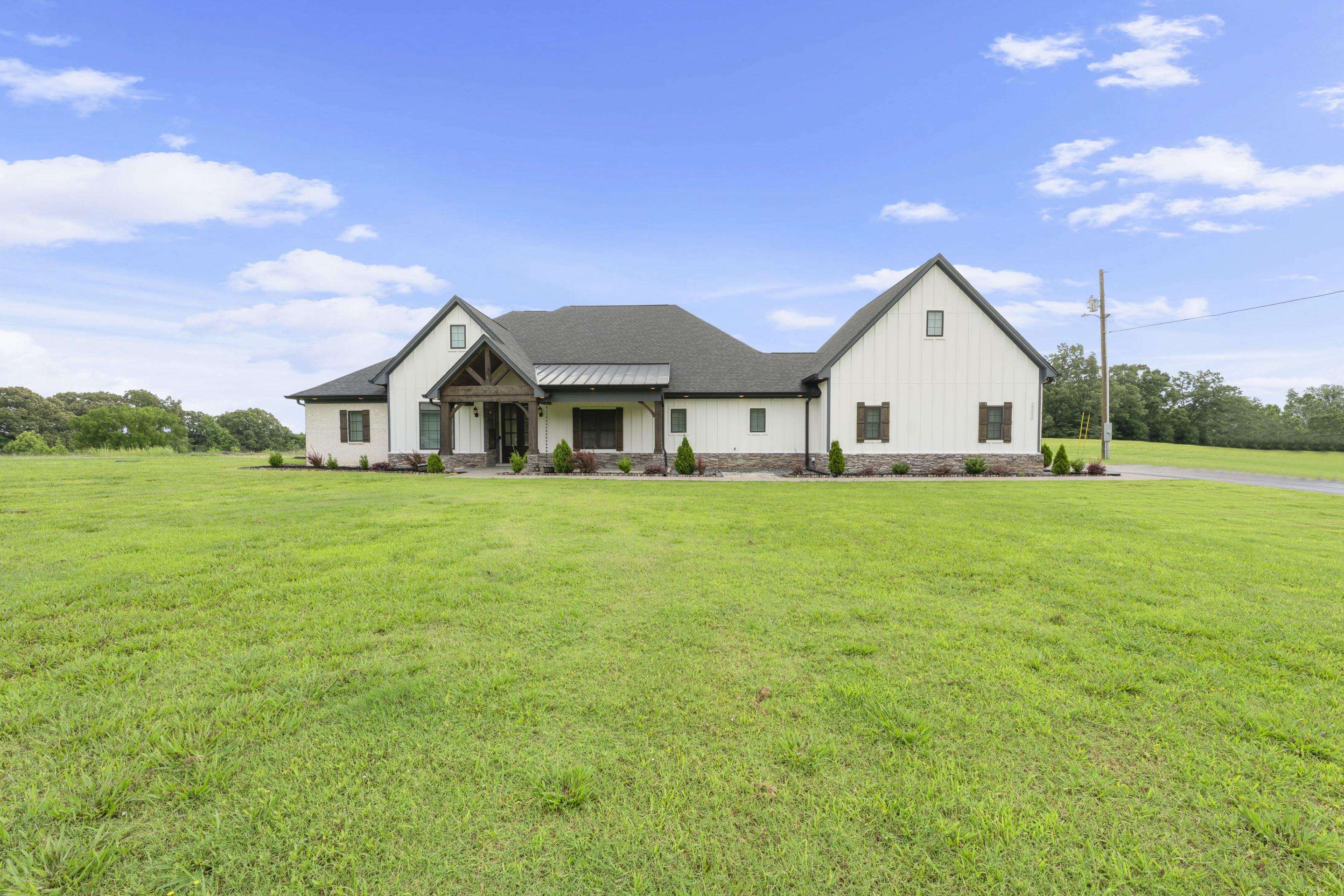 2295 Tomlin Rd Property Photo 1
