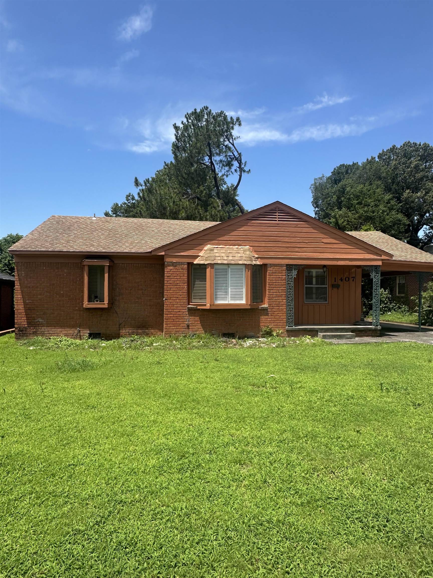 1407 Worthington St Property Photo 1