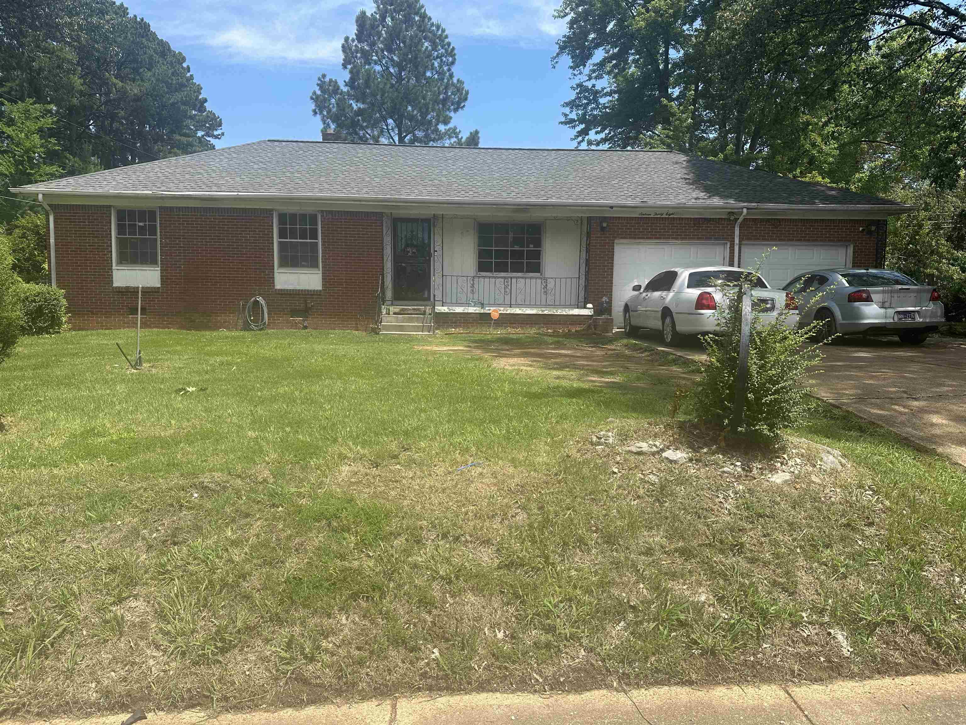 1638 Hester Dr Property Photo 1