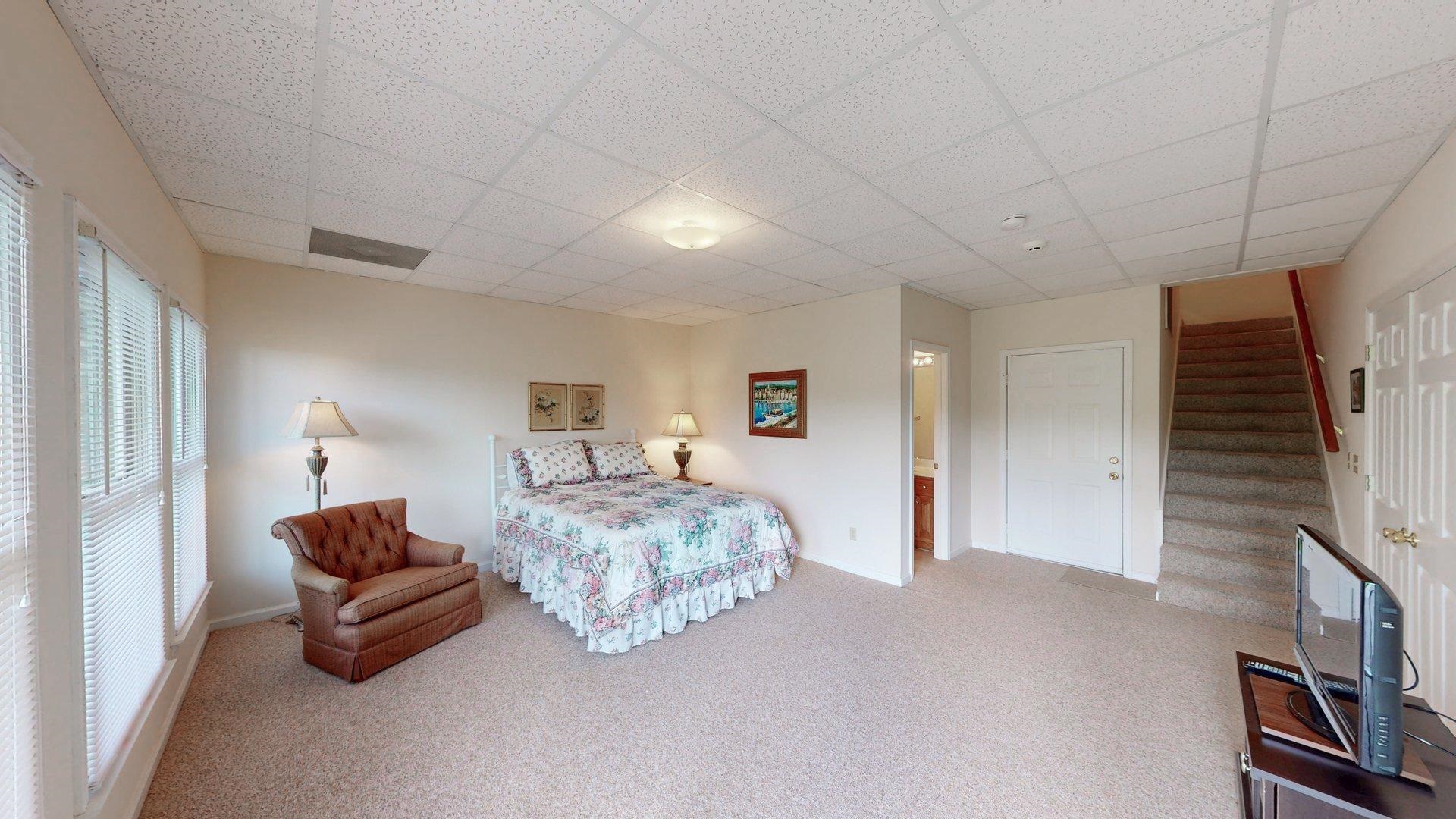 200 Deer Path Property Photo 21