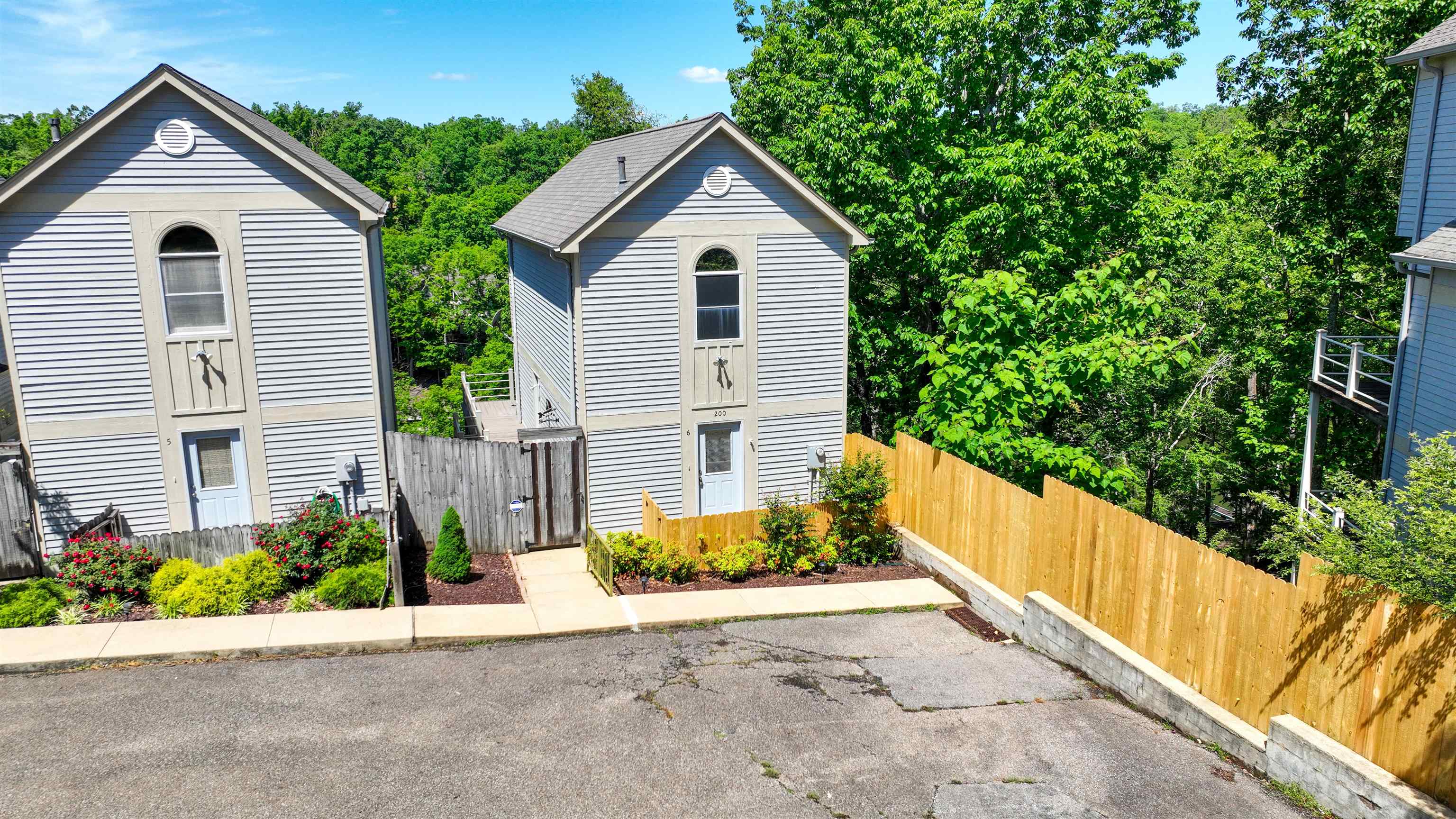 200 Deer Path Property Photo 36