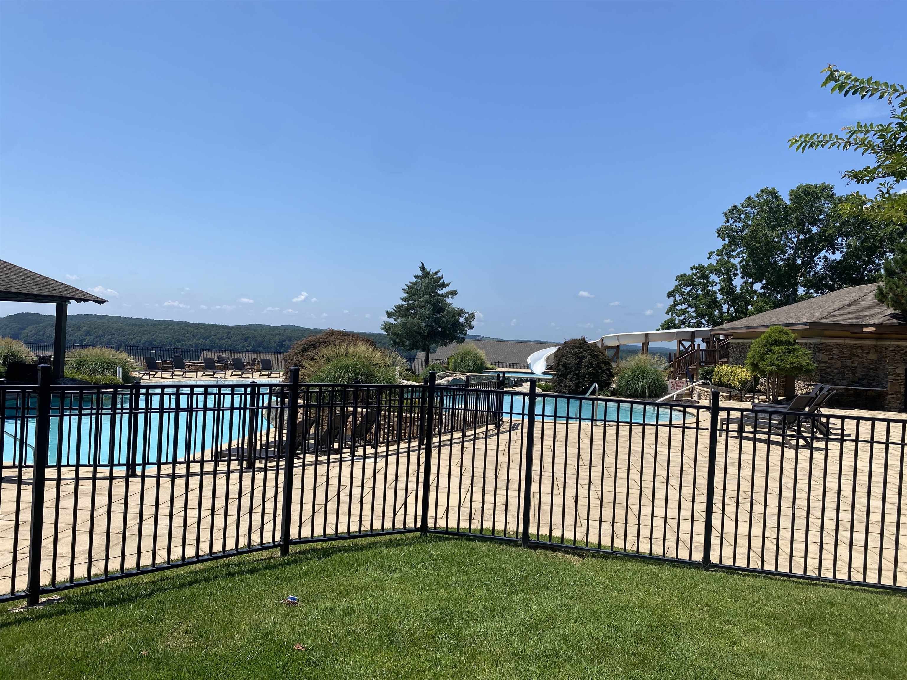 43 Breathtaking Loop Property Photo 4
