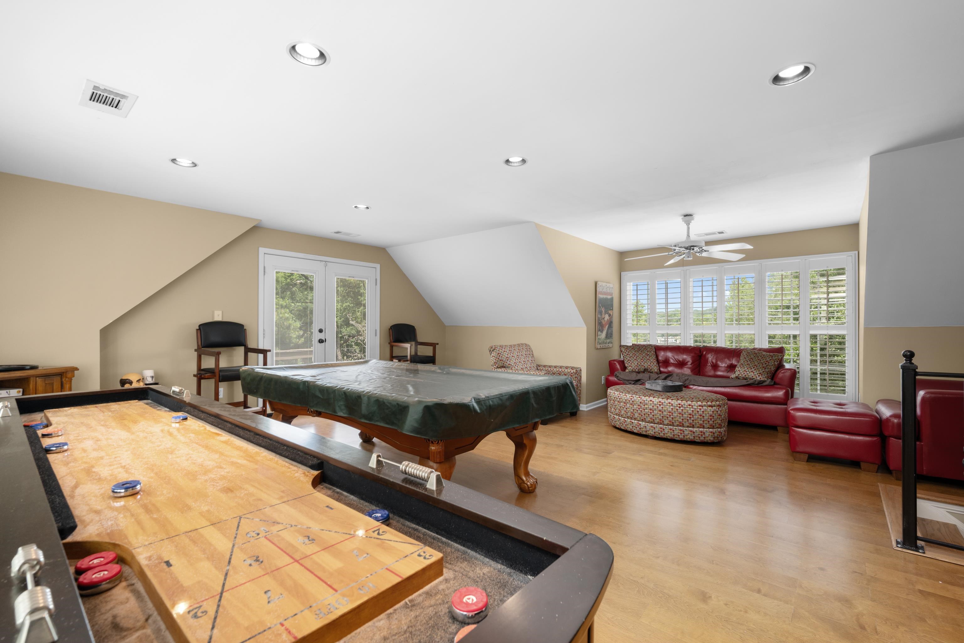 685 River Cliff Ln Property Photo 16