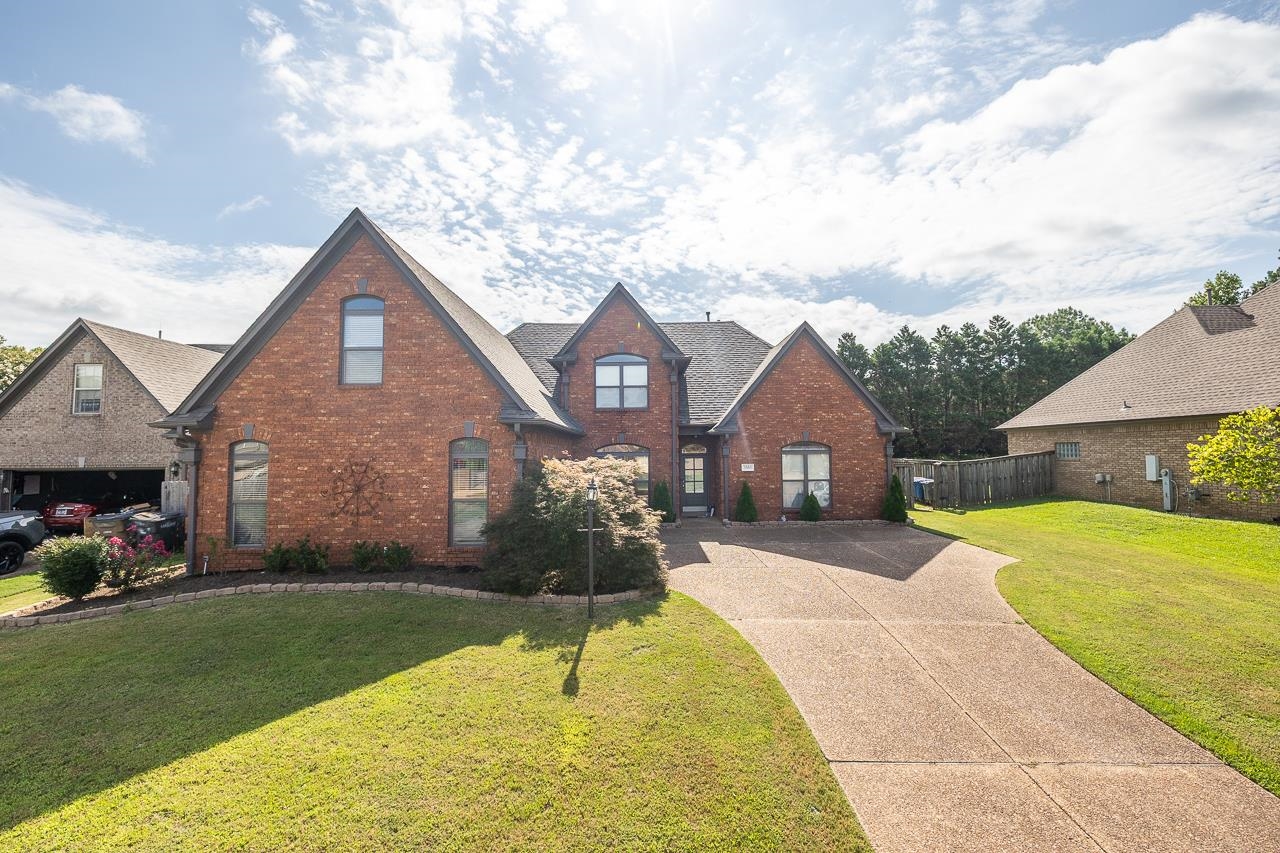 5360 Evergreen Creek Dr Property Photo 1