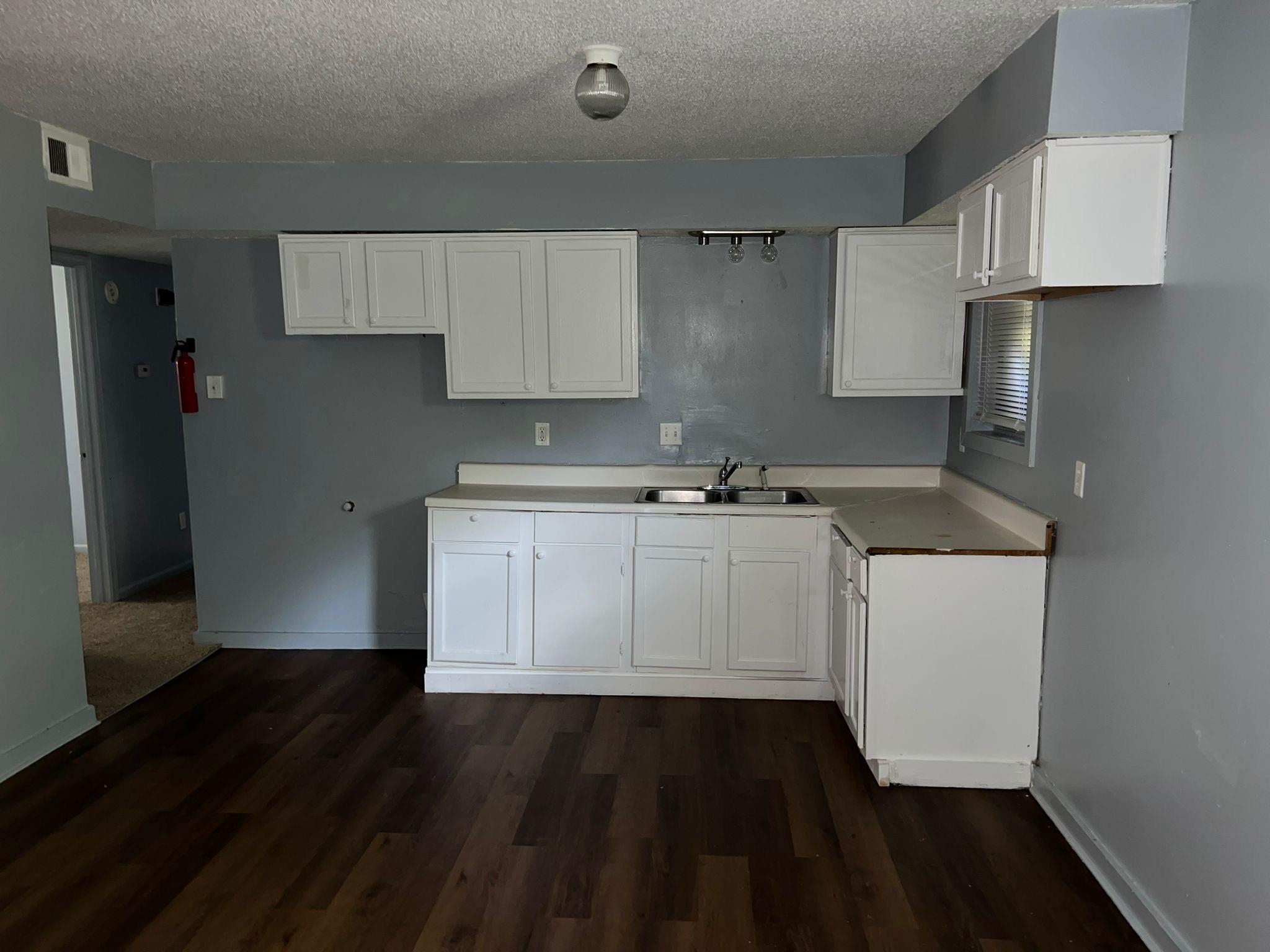 5423 Breckenwood Dr Property Photo 4