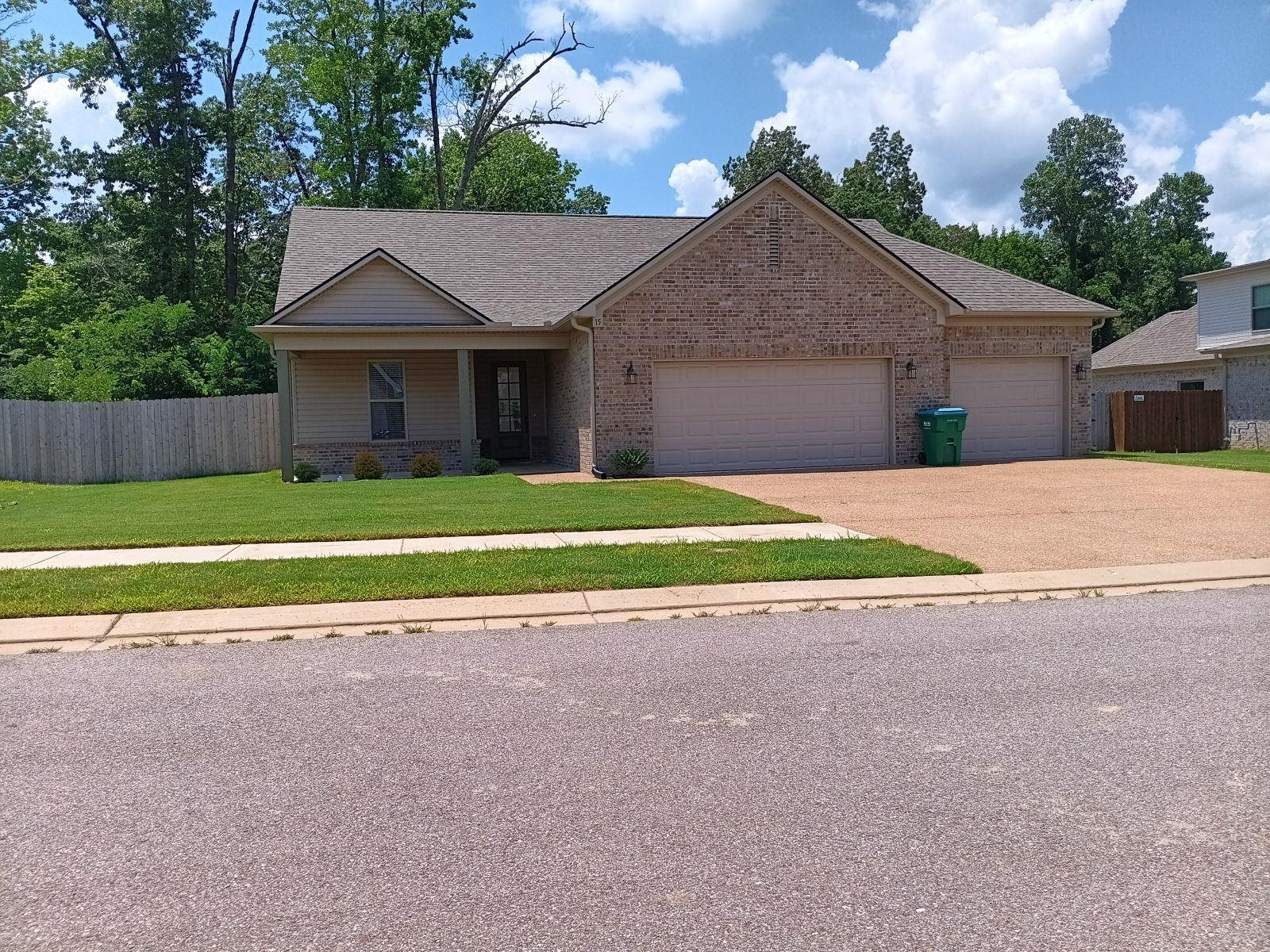 15 S Bigham Cv Property Photo 1