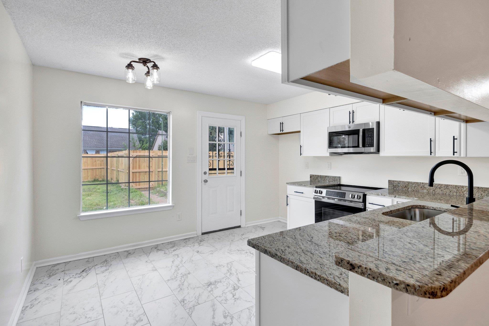 1819 N Dewars Cv N Property Photo 1