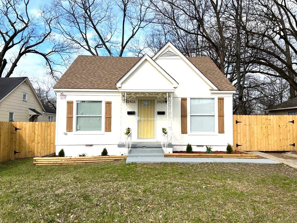 2426 LAMAR CIR Property Photo 1
