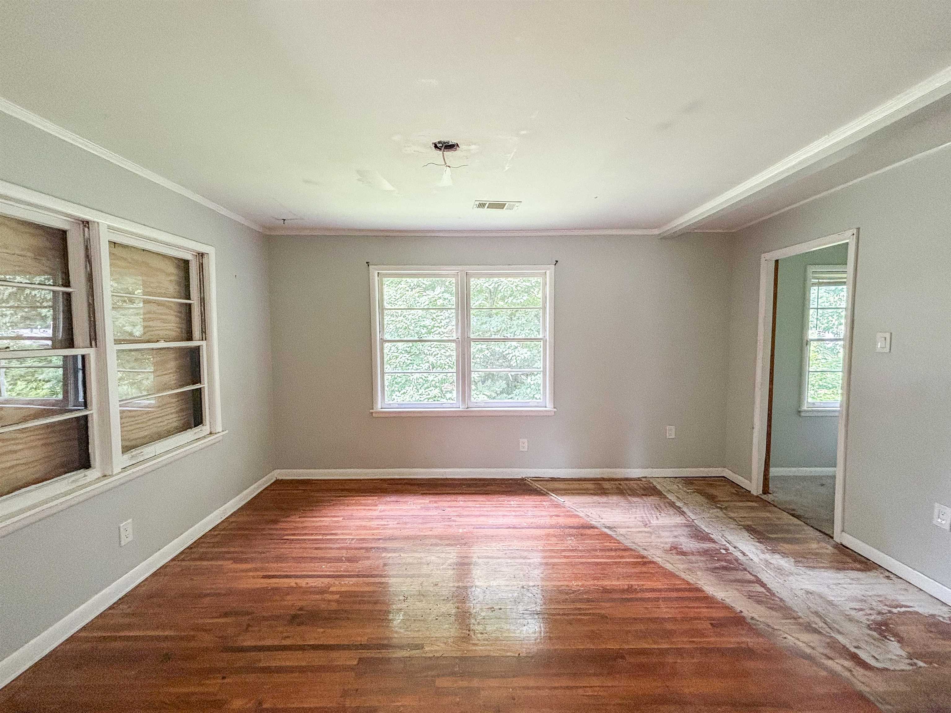 358 Fields Ave Property Photo 3