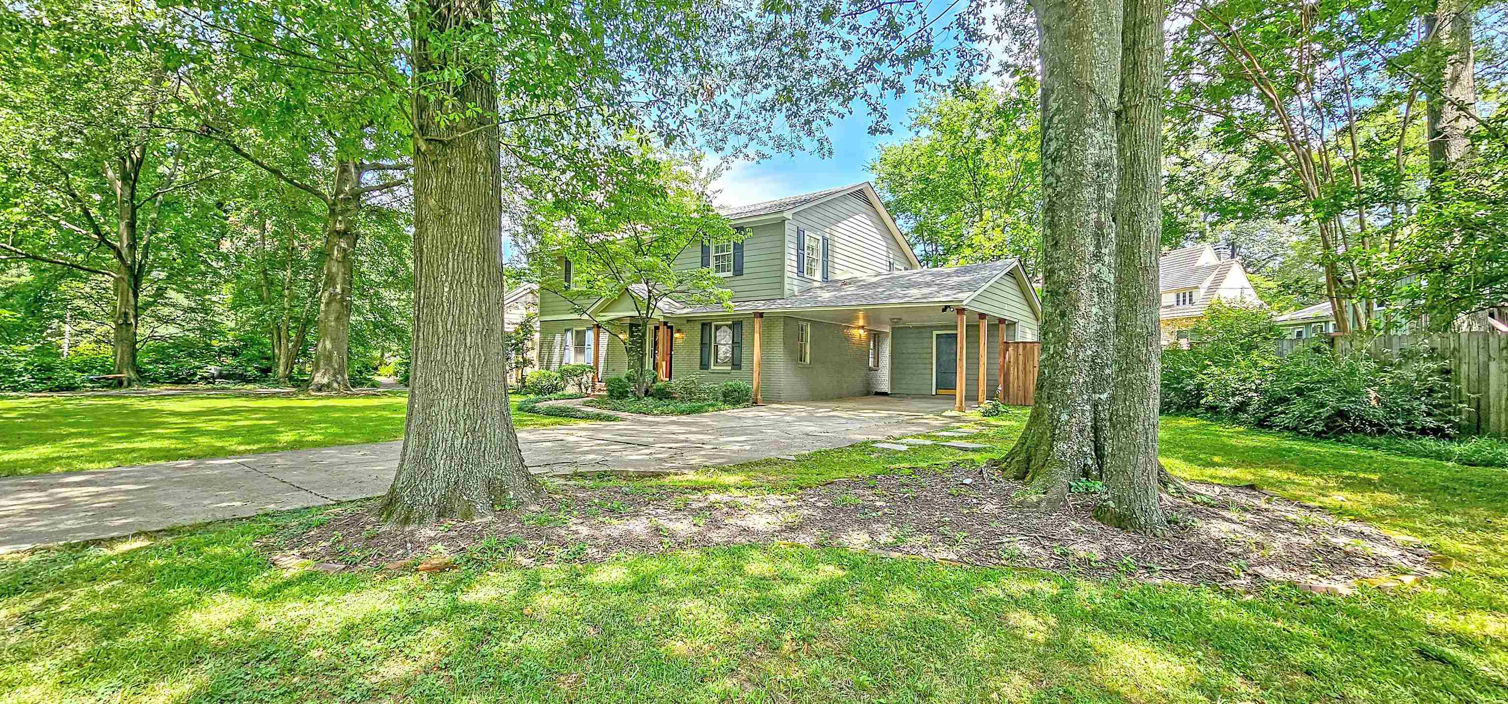 724 Center Dr Property Photo 3