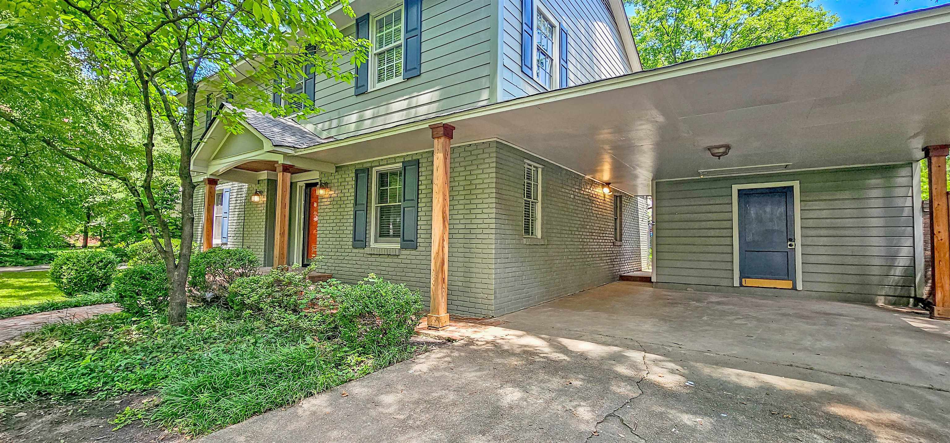 724 Center Dr Property Photo 4