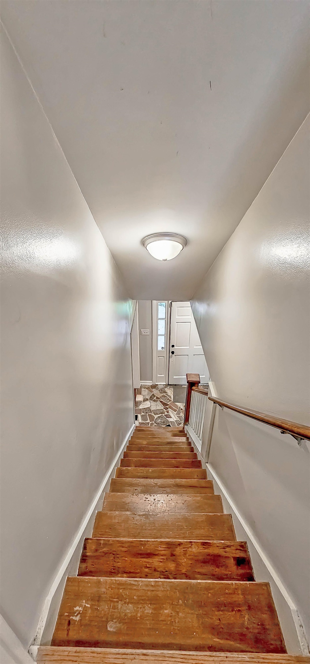 724 Center Dr Property Photo 22